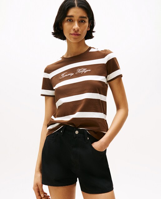 Imagen 0 de Camiseta de mujer de manga corta con logo cursiva bordado