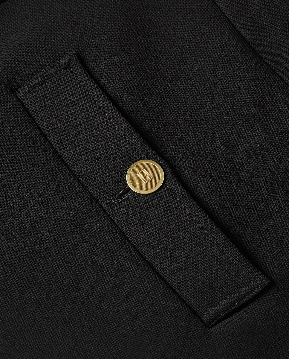 Vestido de Malha com Manga Curta e Botões Dourados Preto-7