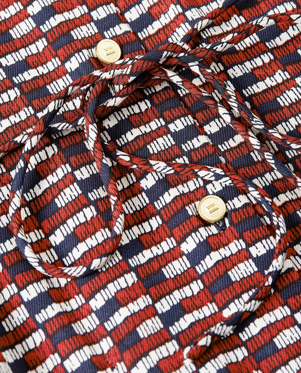 Vestido Estilo Camisa com Mini Estampado de Bandeiras Vermelho-7