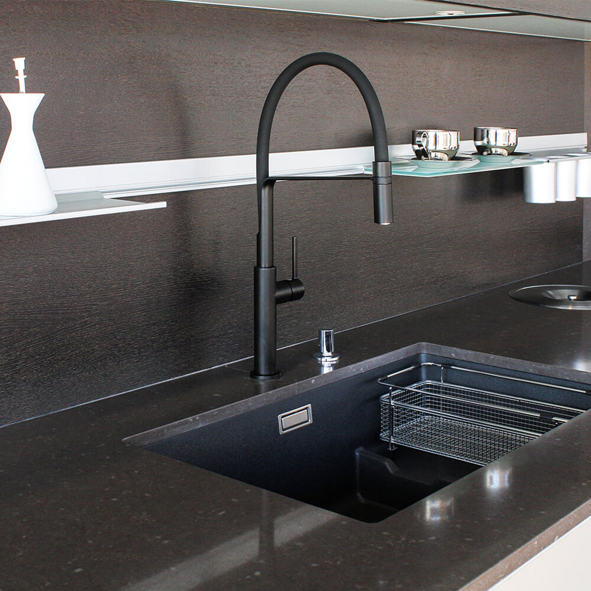 Grifo de Cocina monomando Chef Slim 255 mm Negro mate-2