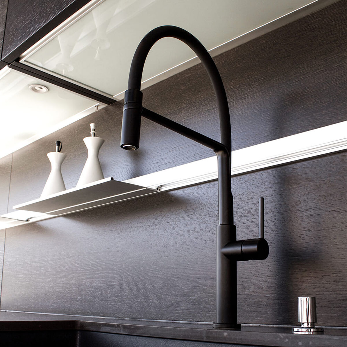 Grifo de Cocina monomando Chef Slim 255 mm Negro mate-3