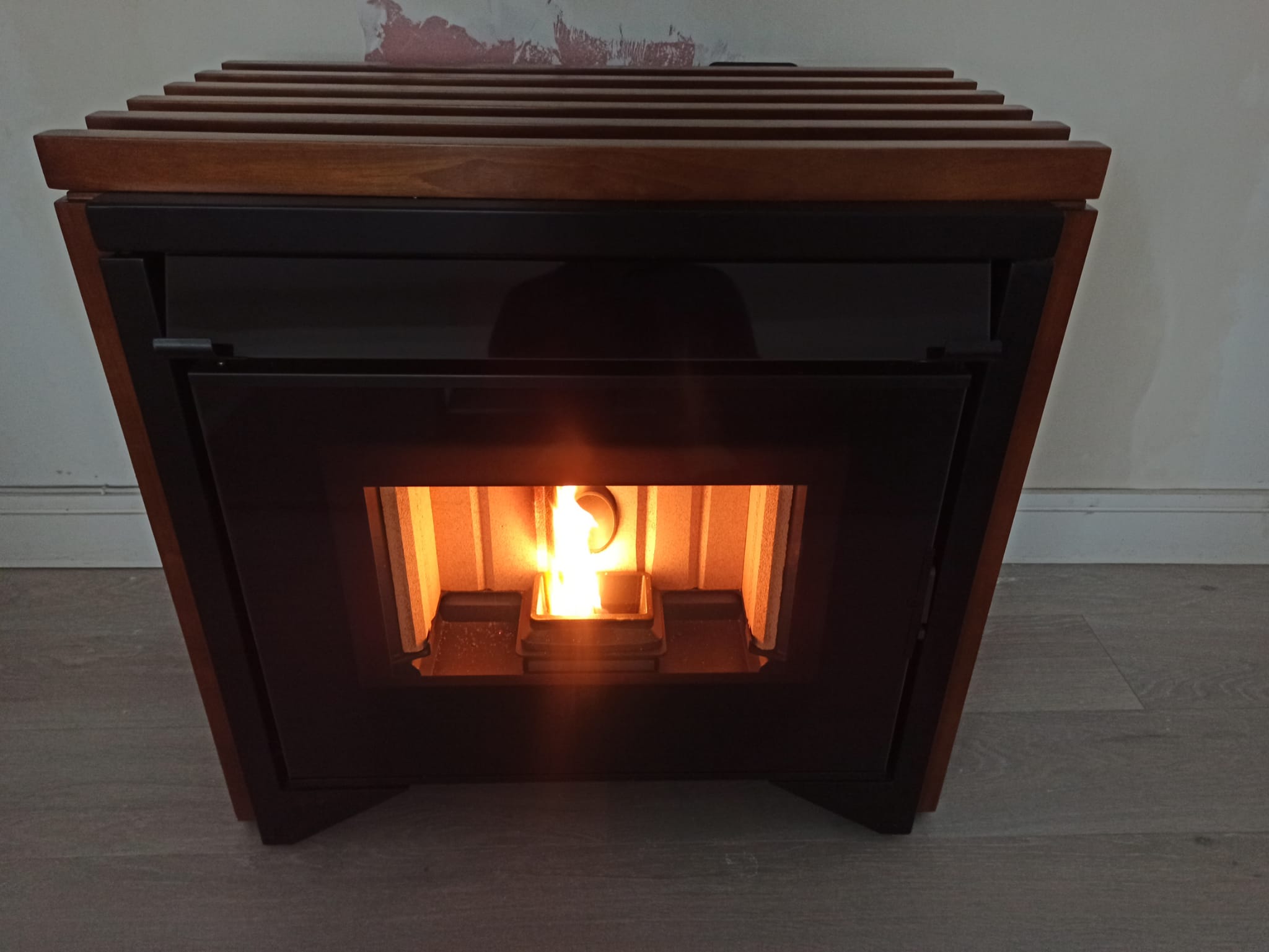Estufa pellet Praga Black 12Kw Negro / Madera-4
