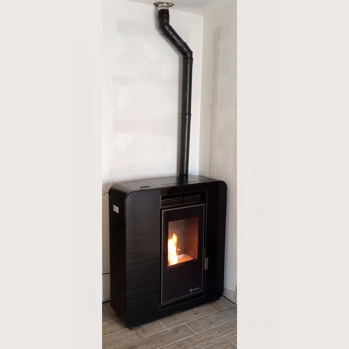 Estufa pellet canalizable Bolonia Black 10Kw Negro-2