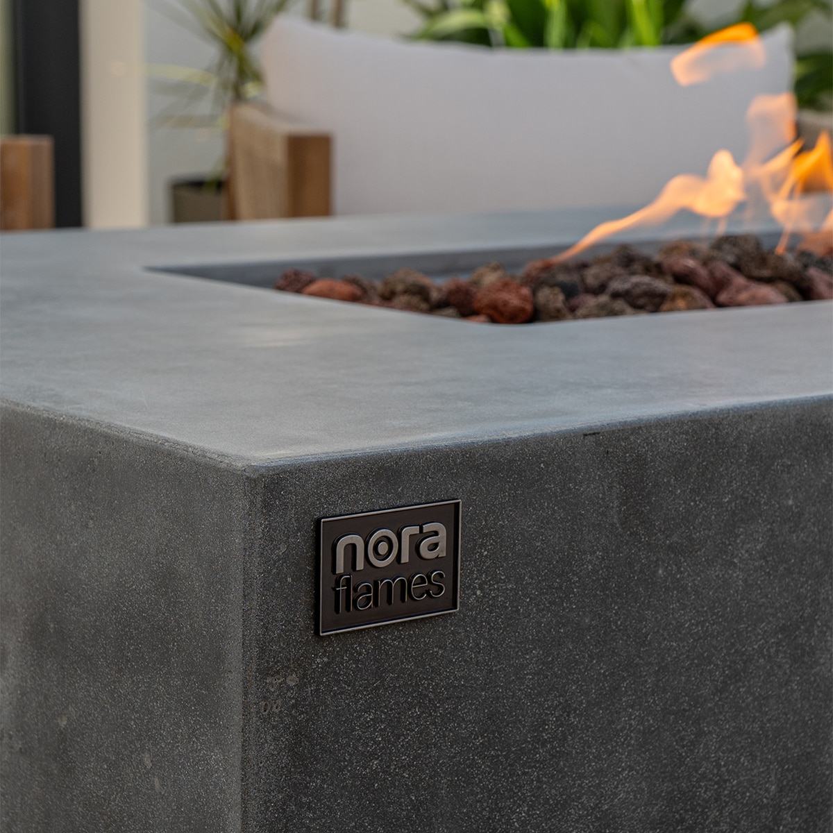 Mesa de Exterior con Brasero de Gas Misti gris con cristales 16 Kw Gris-3