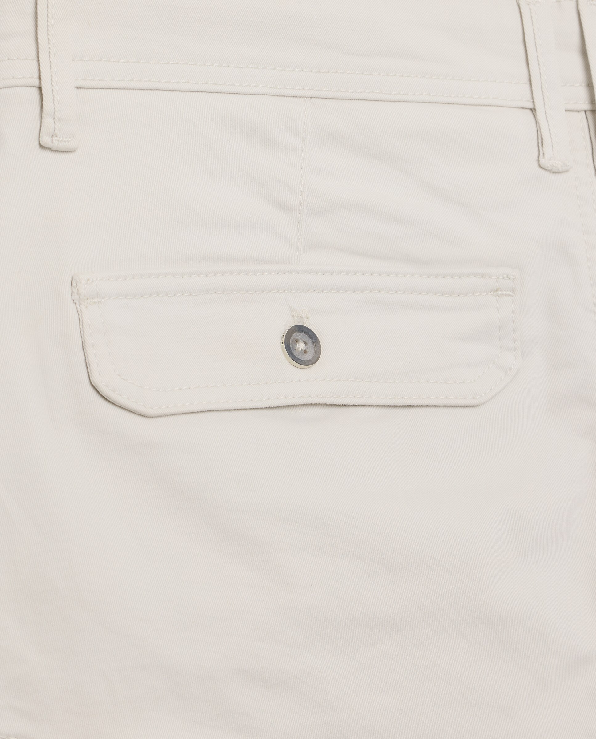 Bermudas Multibolsos em Algodão Stretch Gelo-5