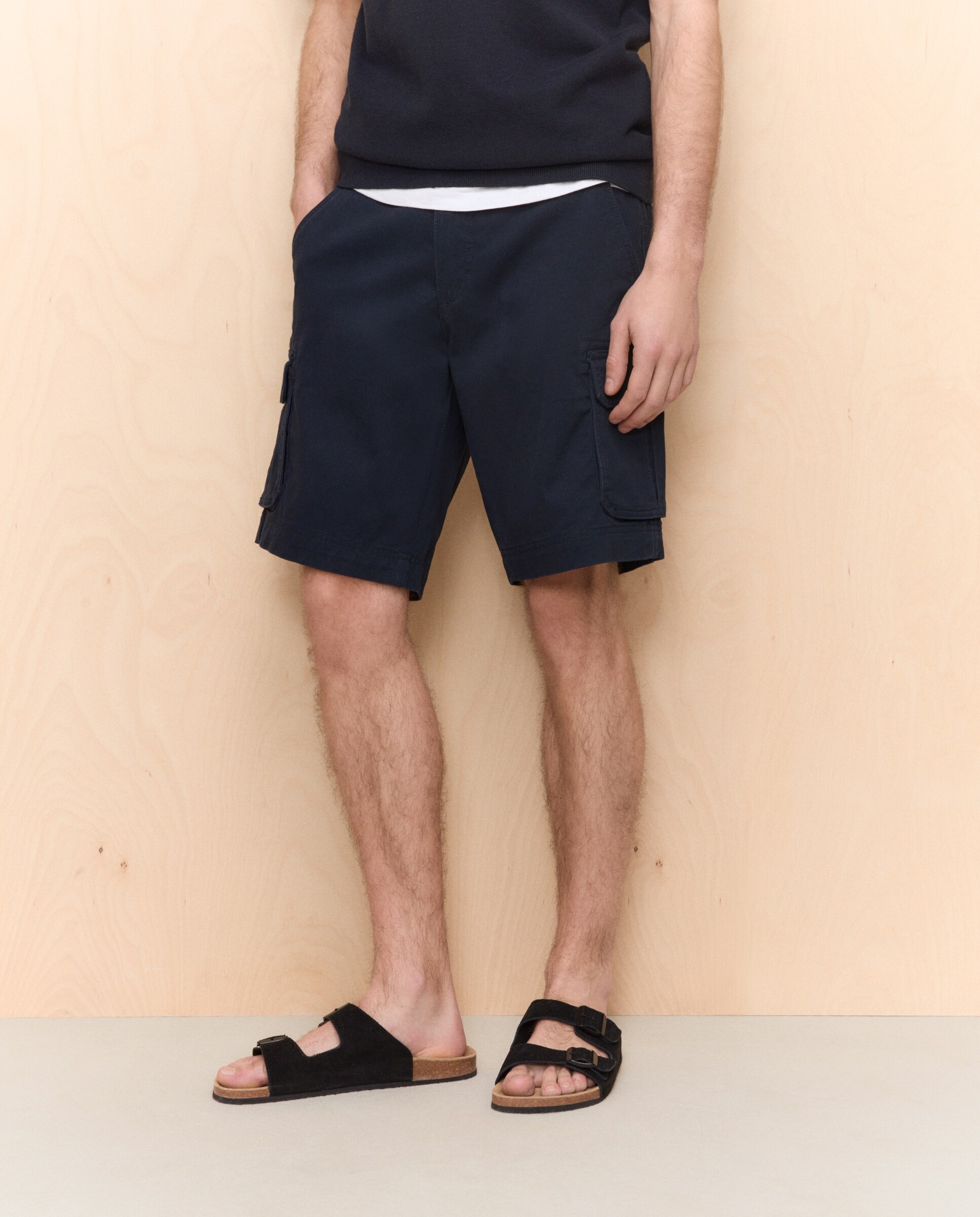 Bermudas Multibolsos em Algodão Stretch Azul-marinho-2