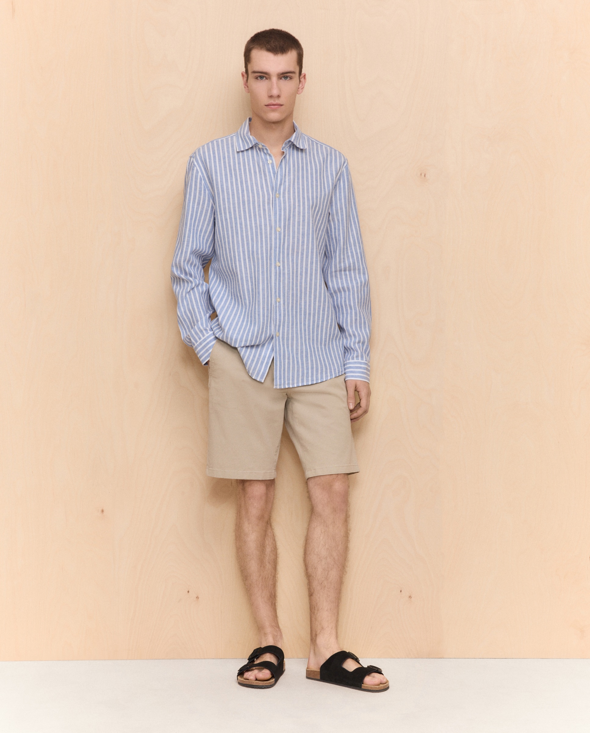 Imagem 0 de Bermudas Chino em Algodão Stretch