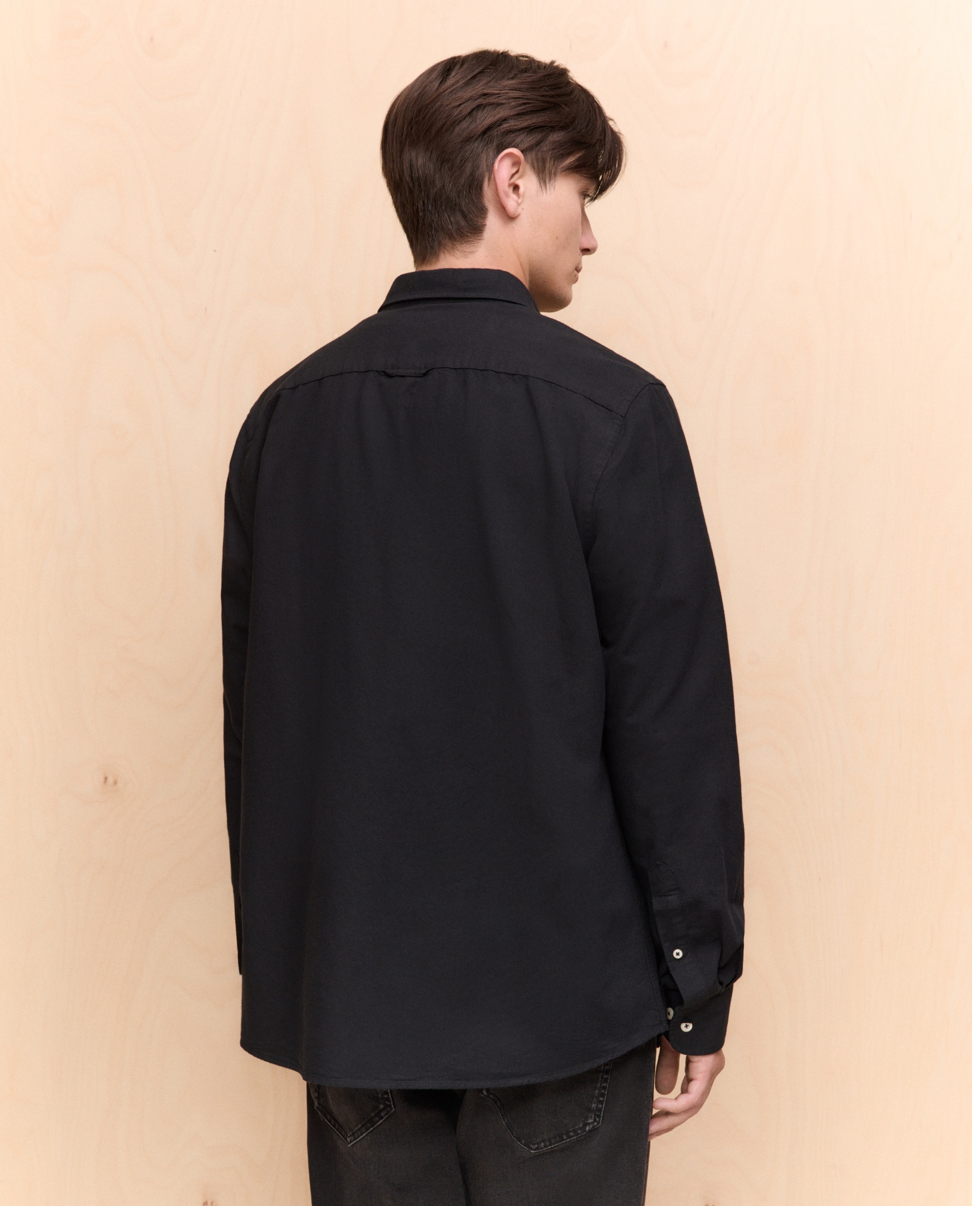 Camisa Oxford Lisa com Manga Comprida Preto-3