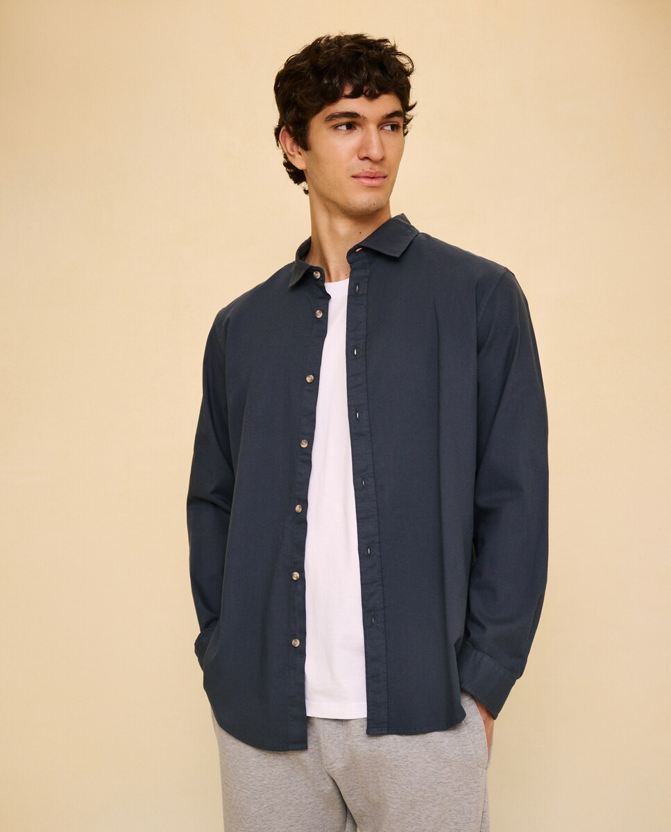 Imagen 0 de Camisa manga larga para hombre lisa garment dyed Buganvilla