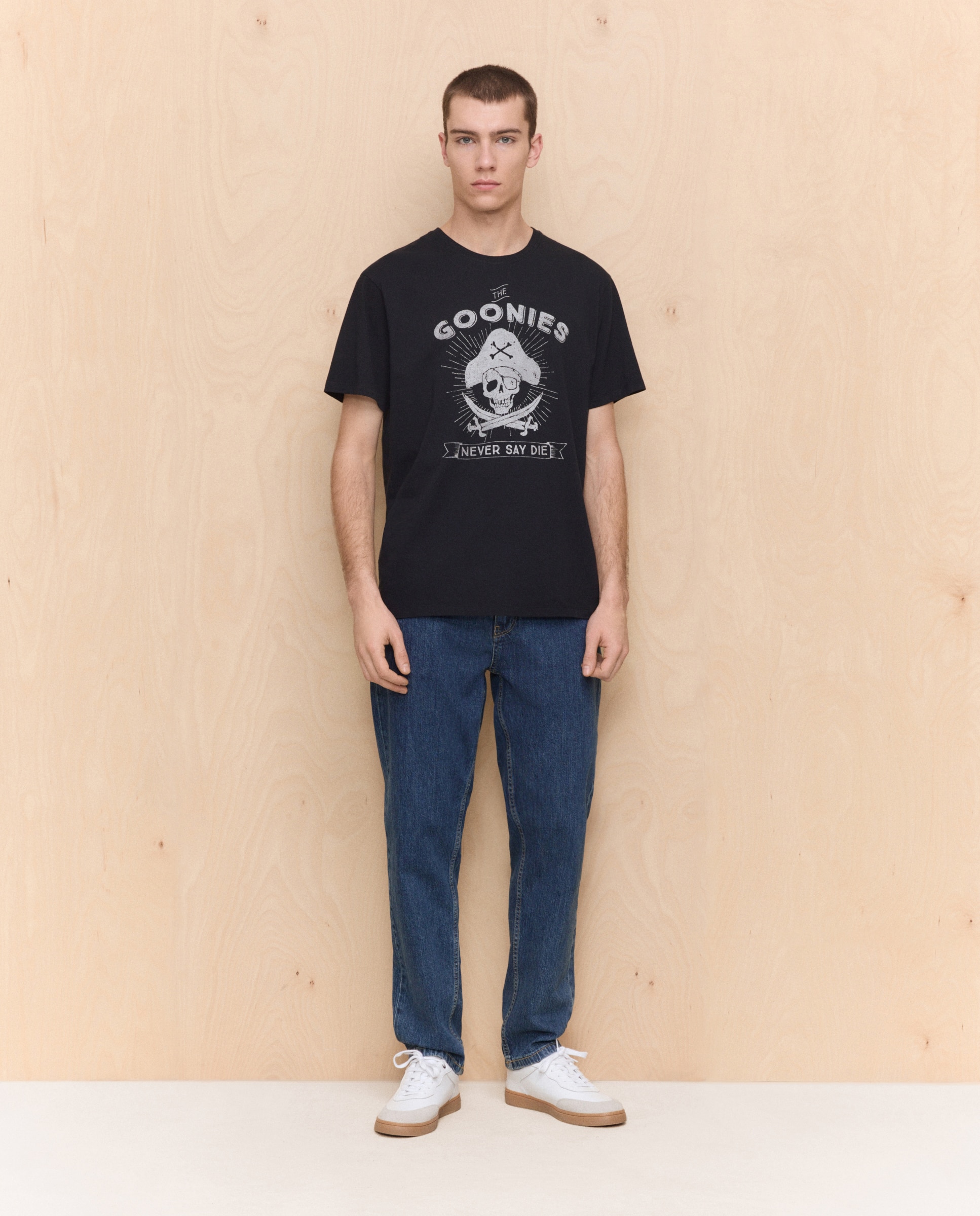 T-shirt Os Goonies de Manga Curta Preto-2