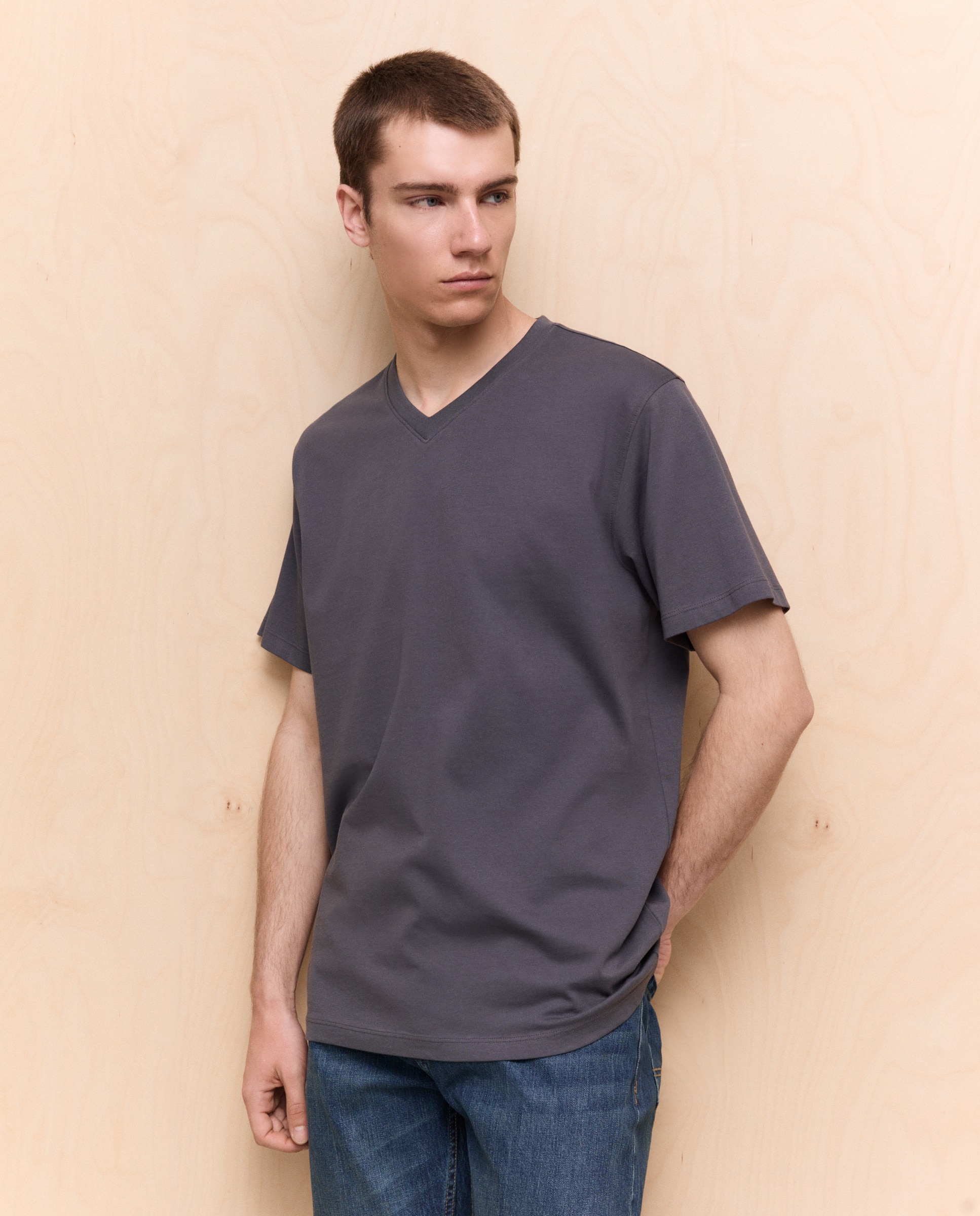 T-shirt Lisa com Decote em Bico 830 Antracite-1