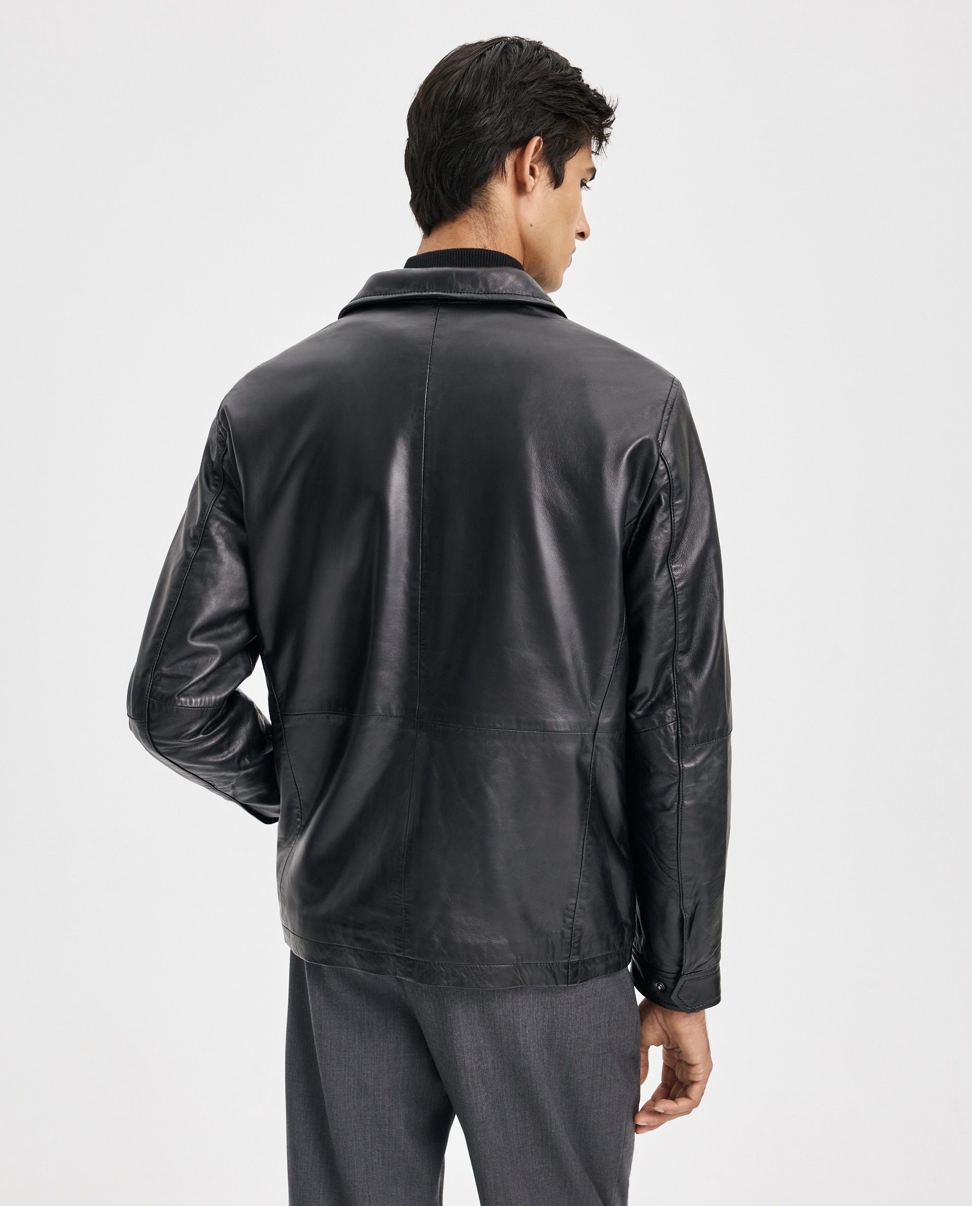 Blusão em Pele com Colarinho de Camisa Preto-3