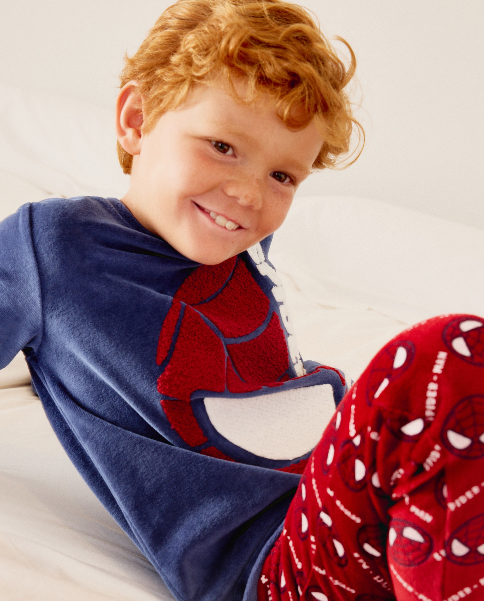 Imagem 0 de Pijama de Velour com Fantasia Homem-Aranha