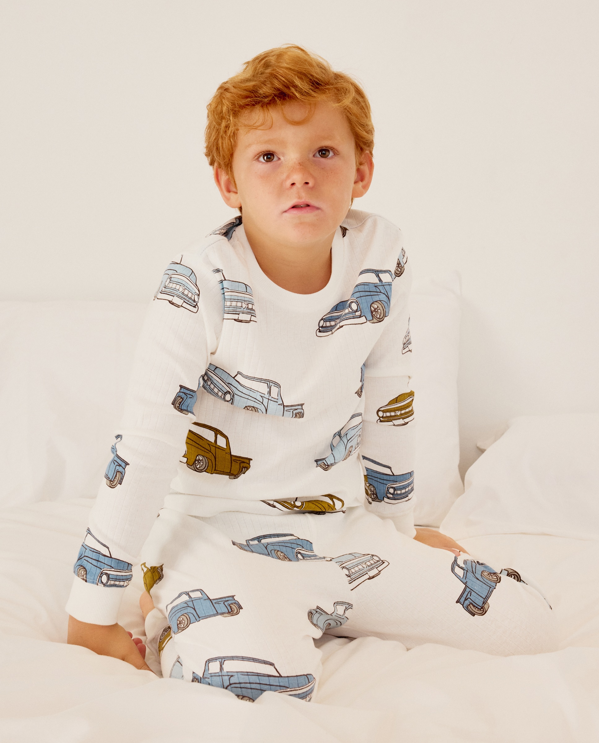 Imagem 0 de Pijama de Malha com Manga Comprida e Calças com Estampado de Fantasia