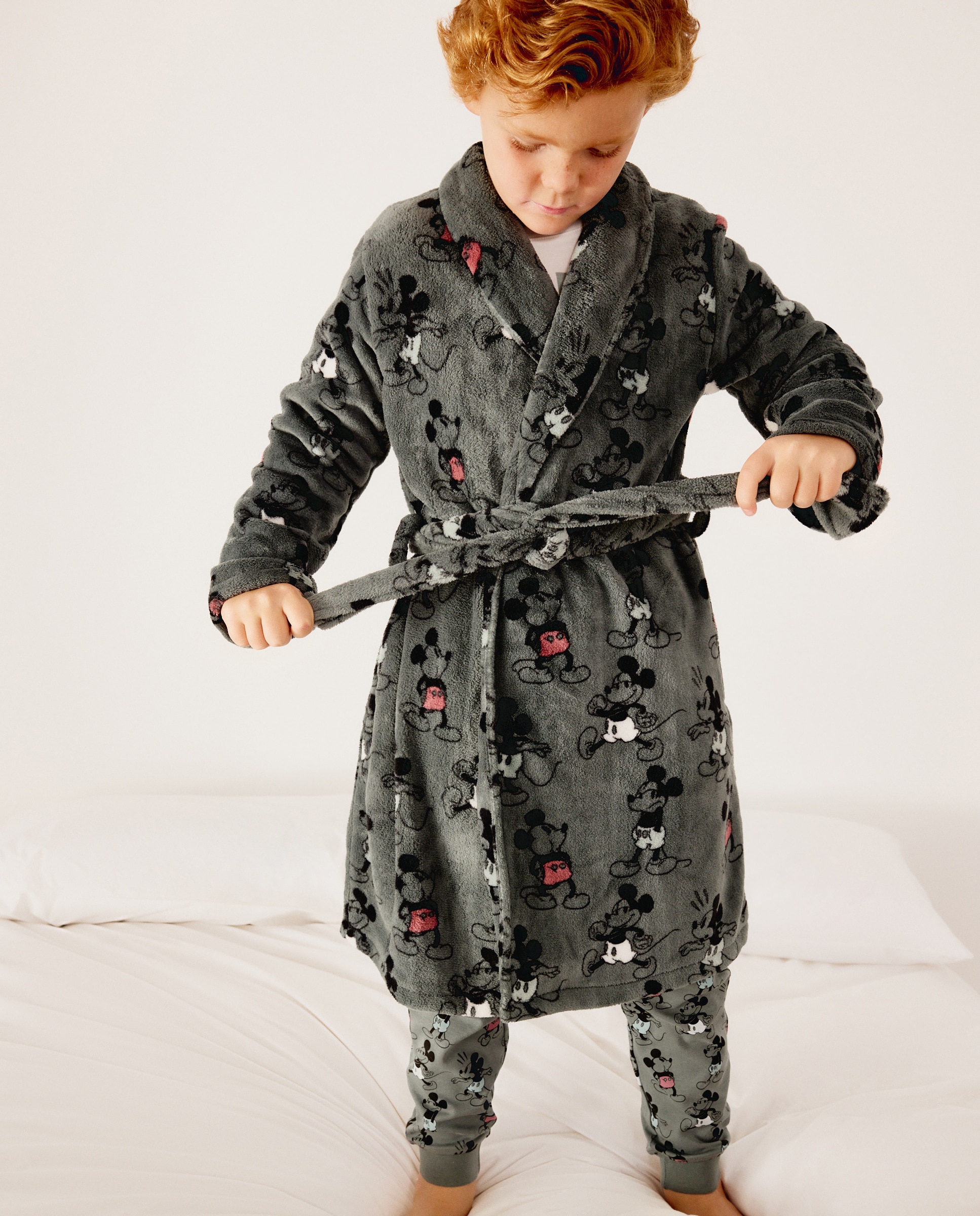 Bata smock estampado poses MICKEY de niño - Cotton Juice - Gris Gris-2