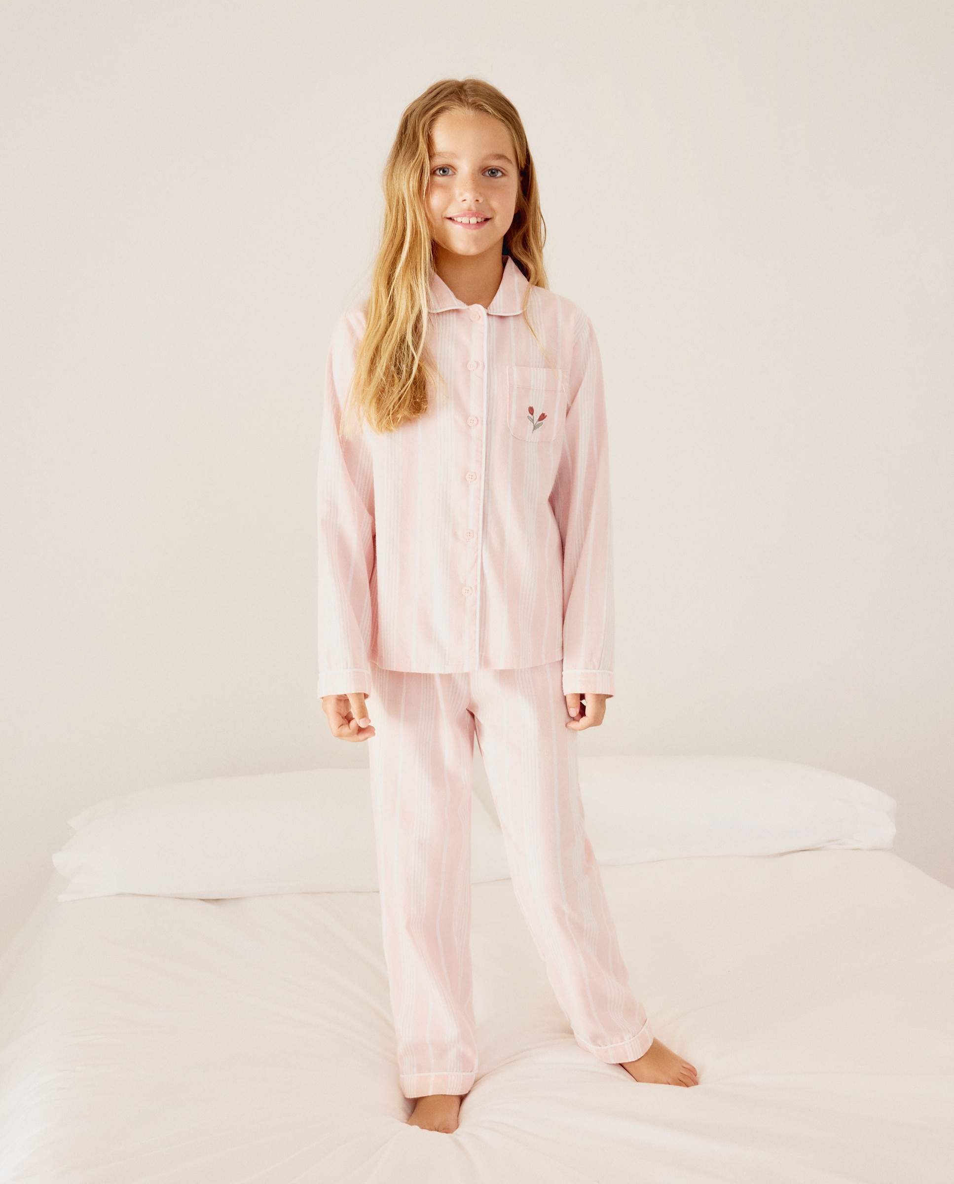 Imagem 0 de Pijama de Tecido às Riscas