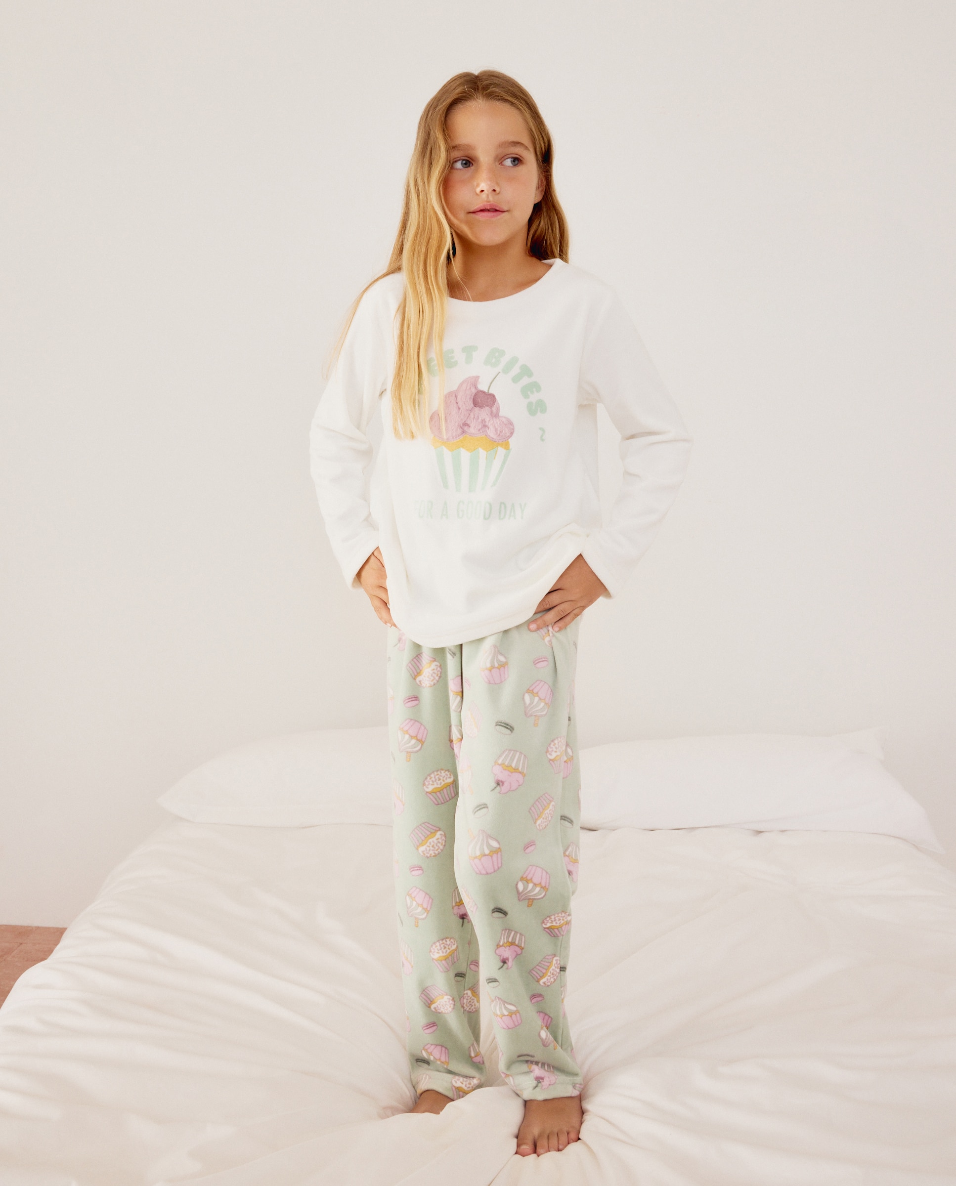 Imagem 0 de Pijama com Calças e Estampado de Fantasia