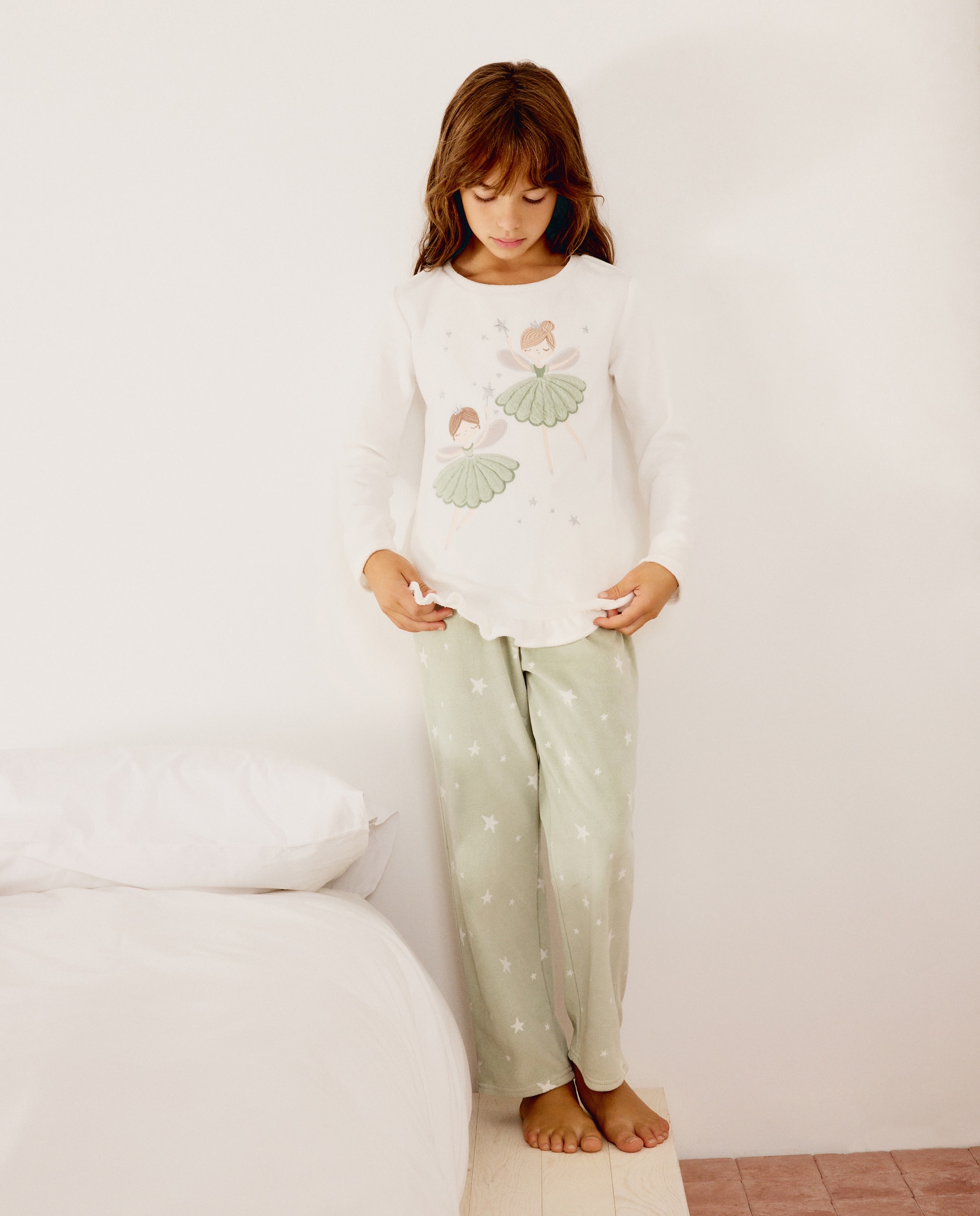 Imagen 1 de Pijama completo velour manga larga estampando fantasía de niña - Cotton Juice - Blanco Blanco