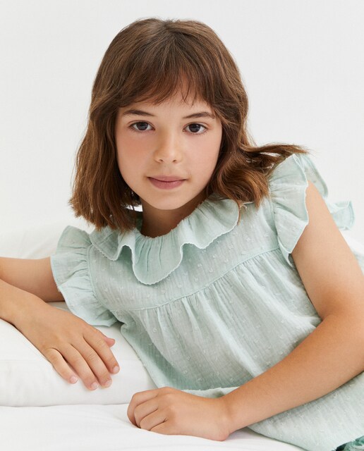 Imagem 0 de Pijama Curto de Plumetti e Renda na Gola