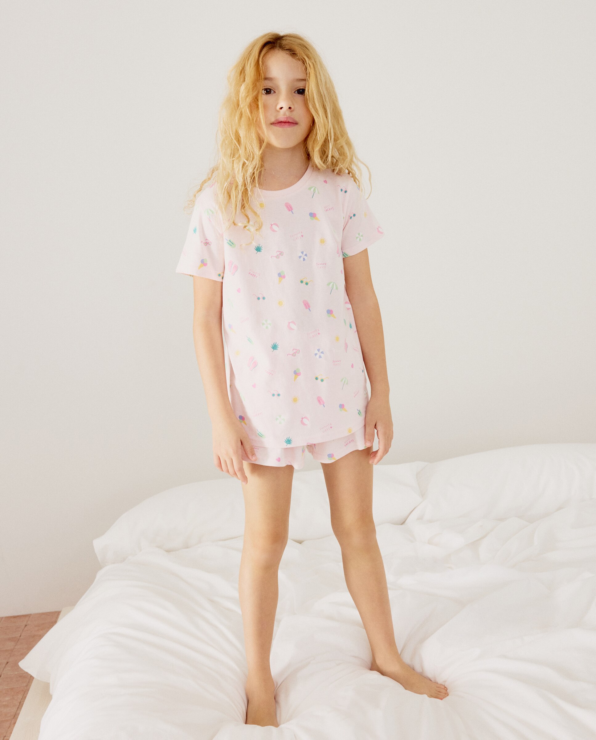 Pijama corto de niña con estampado playa - Cotton Juice - Rosa Rosa-2