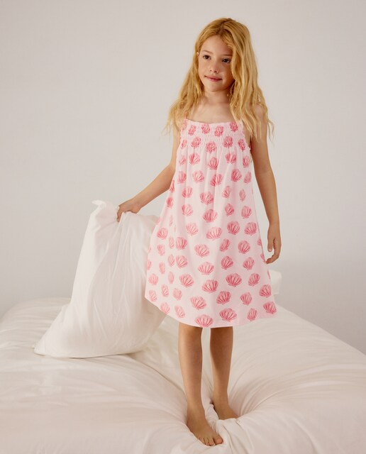 Camisón de punto con cerezas de niña