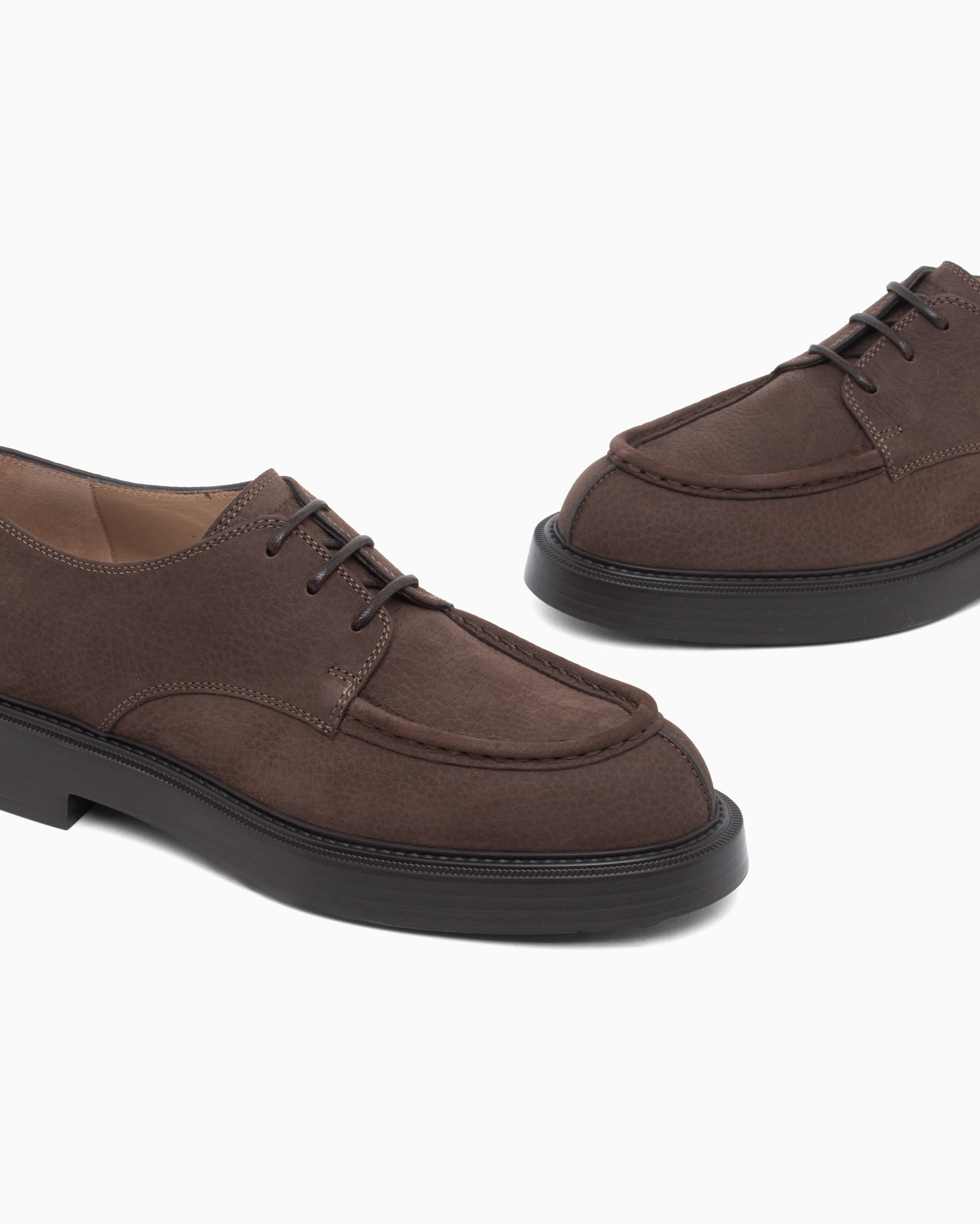 Sapatos em Nobuck com Atacadores Castanho-3