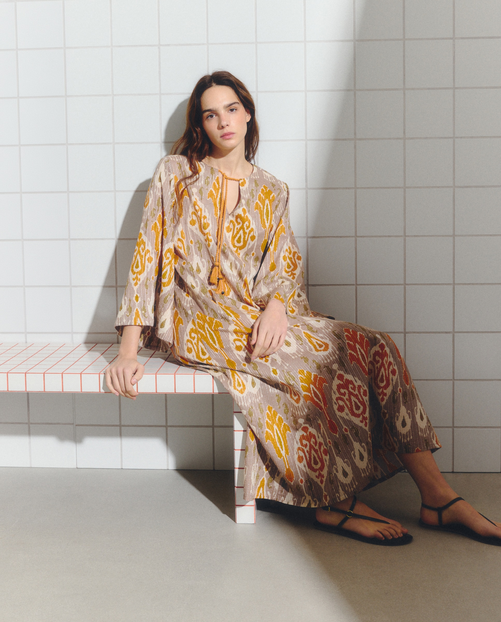 Kaftan com Estampado de Lantejoulas 390 Ouro-2