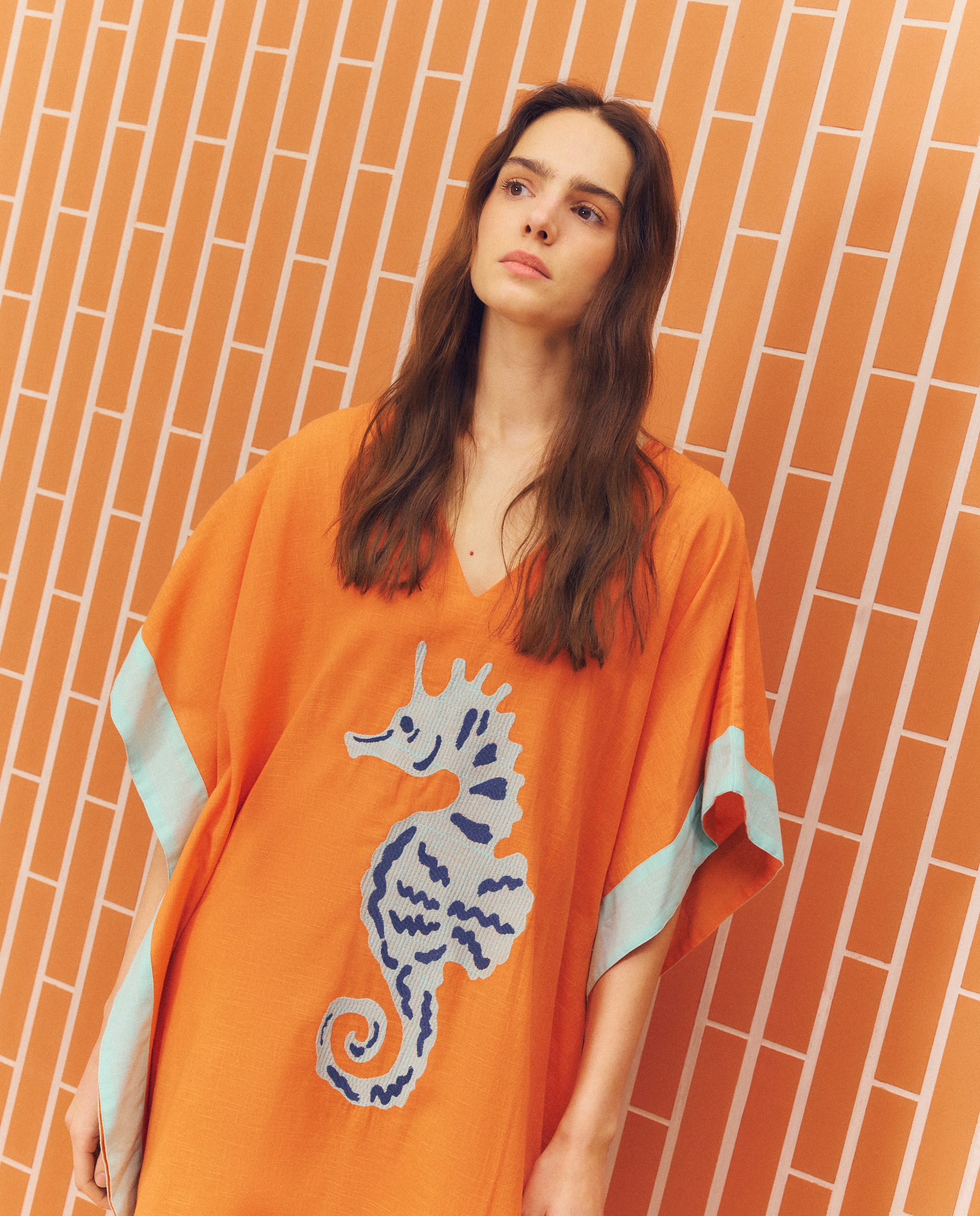 Kaftan Liso com Detalhes de Cavalos-Marinhos Laranja-2
