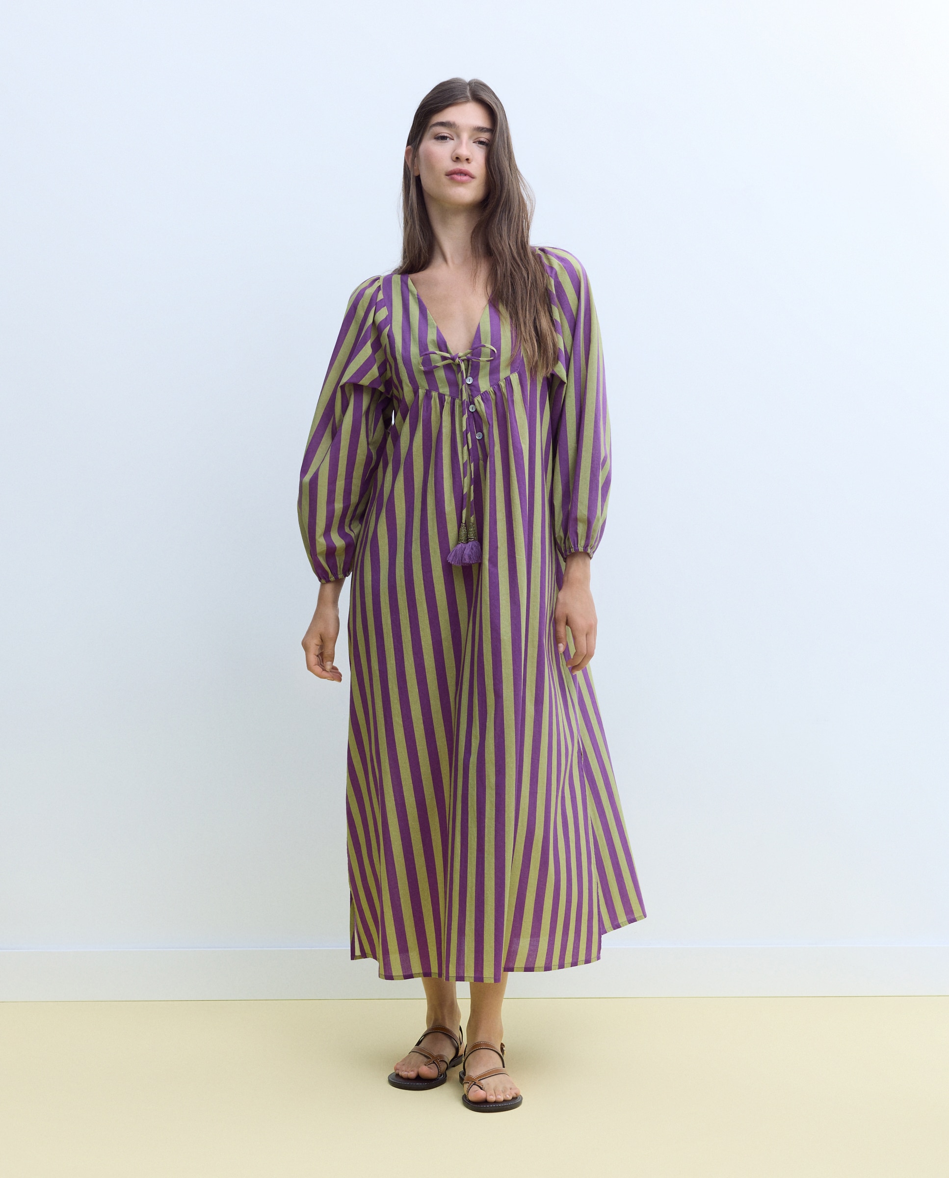Imagem 0 de Vestido com Estampado às Riscas