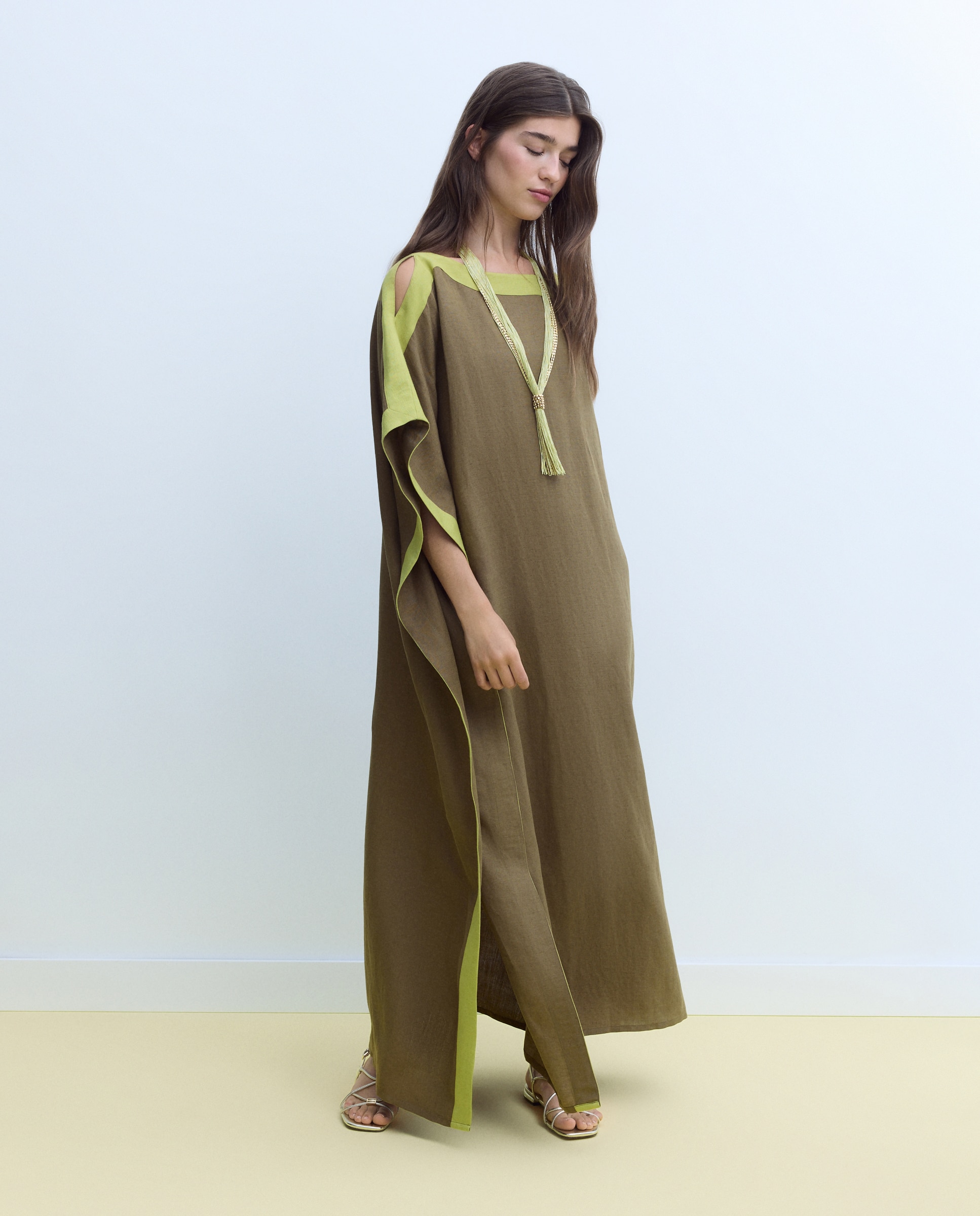 Kaftan de Linho com Detalhe de Fita Castanho-1