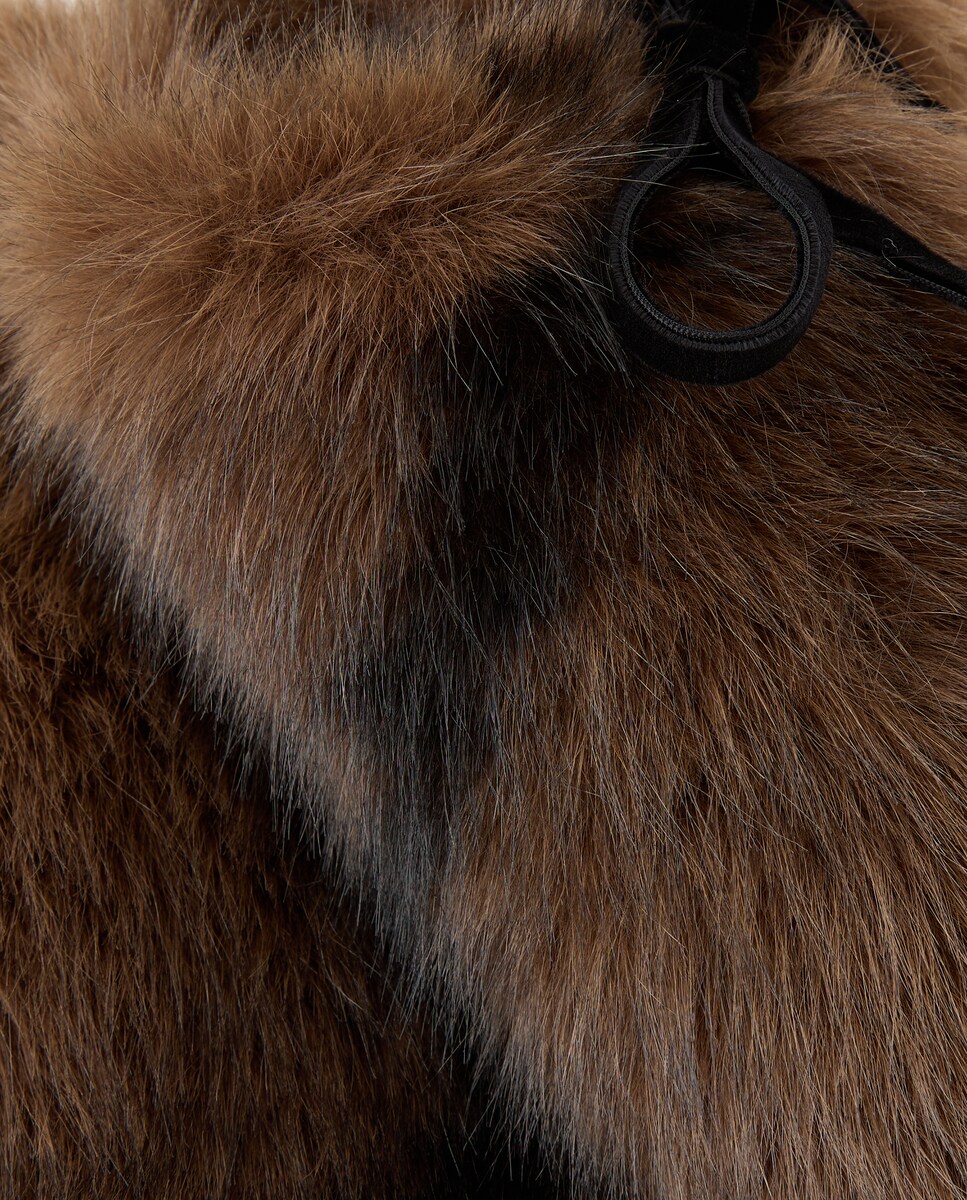 Gola em Pelo Sintético Visom-Escuro-2