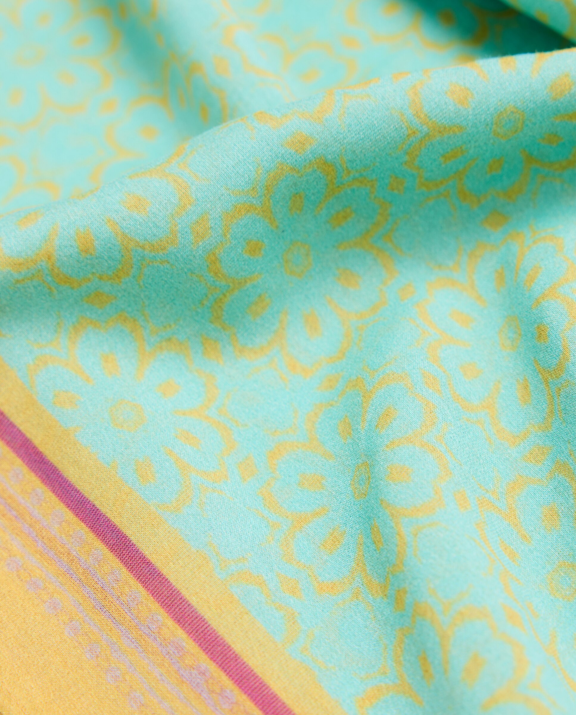 Lenço Estampado 65x65 390 Ouro-3
