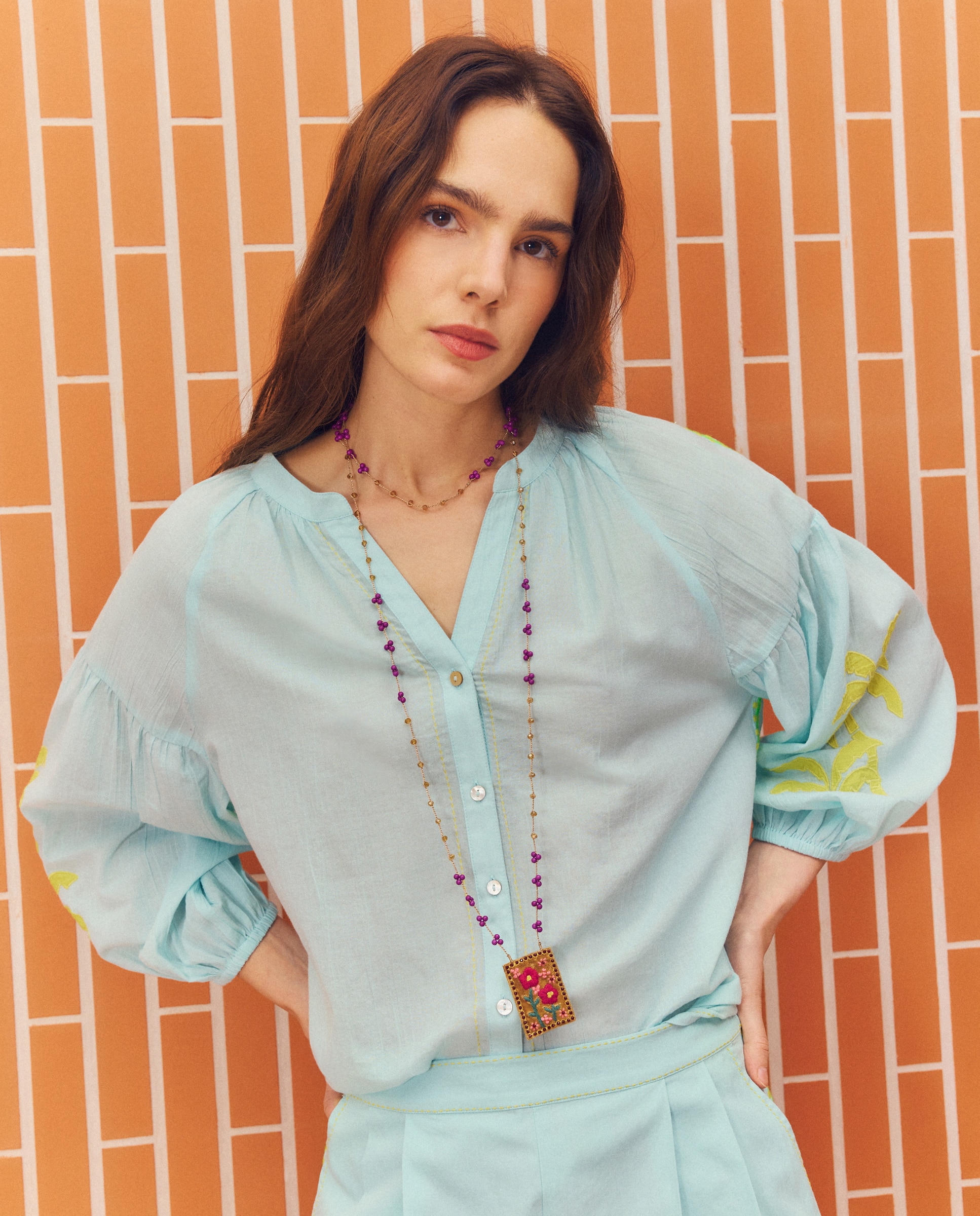 Imagem 0 de Camisa com Detalhe Bordado