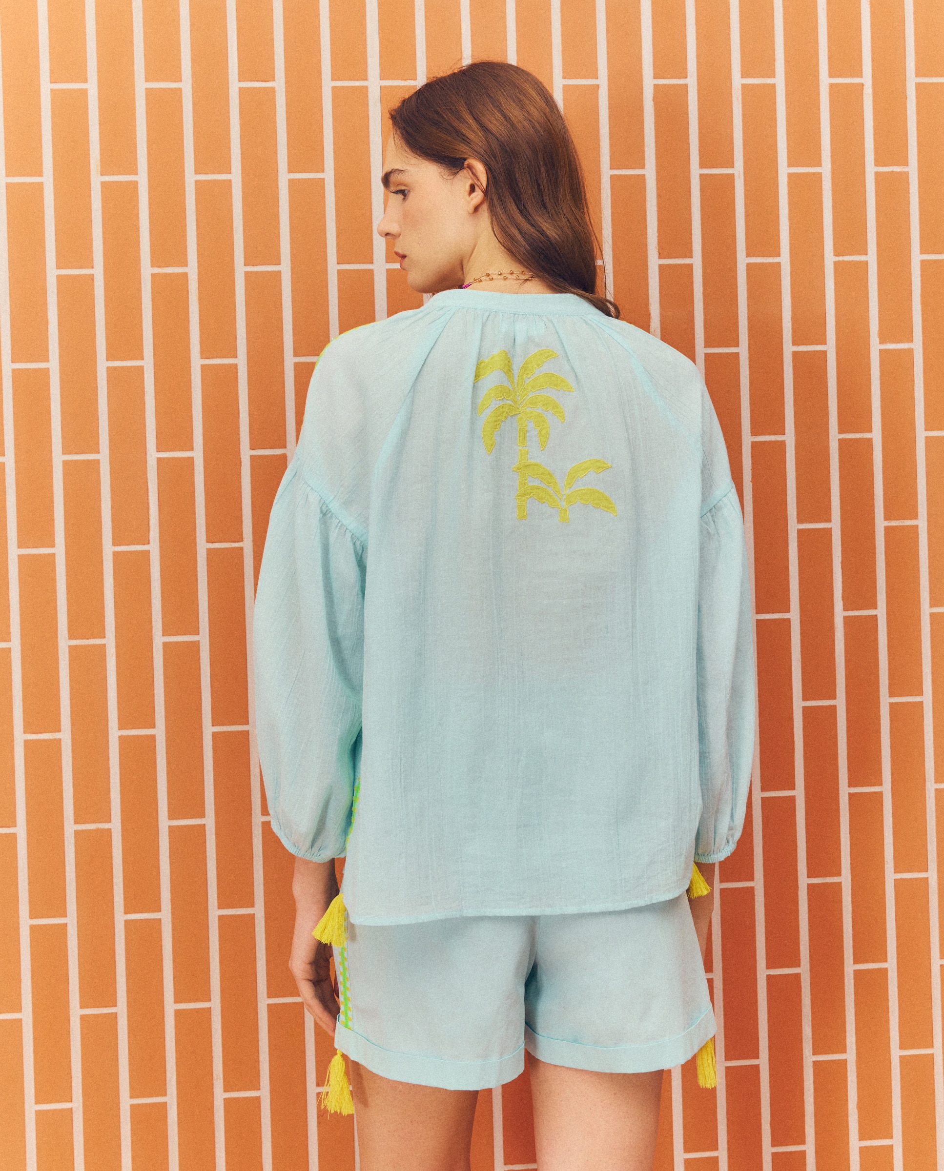 Camisa com Detalhe Bordado 582 Verde Água-3