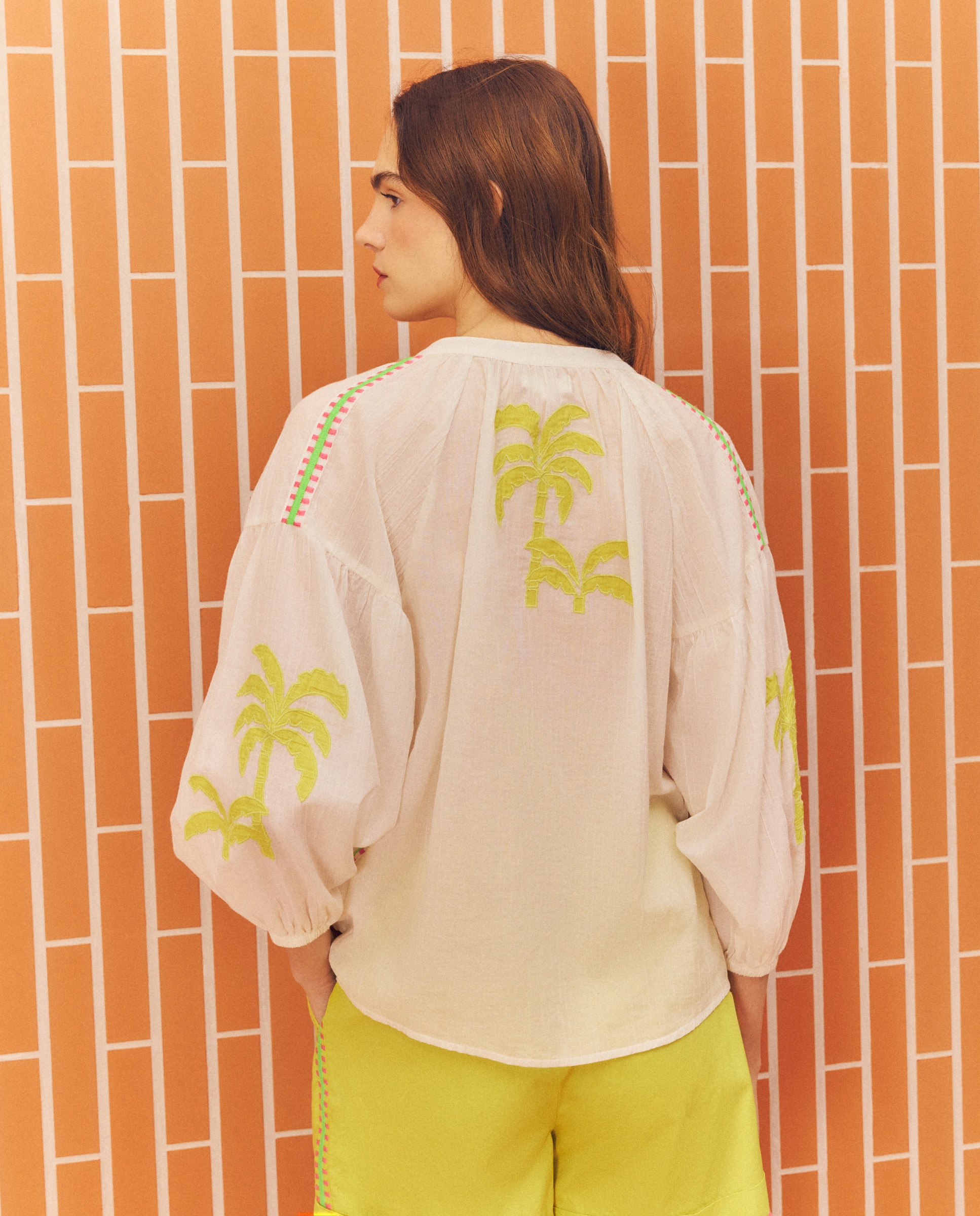 Camisa com Detalhe Bordado Branco-marfim-3