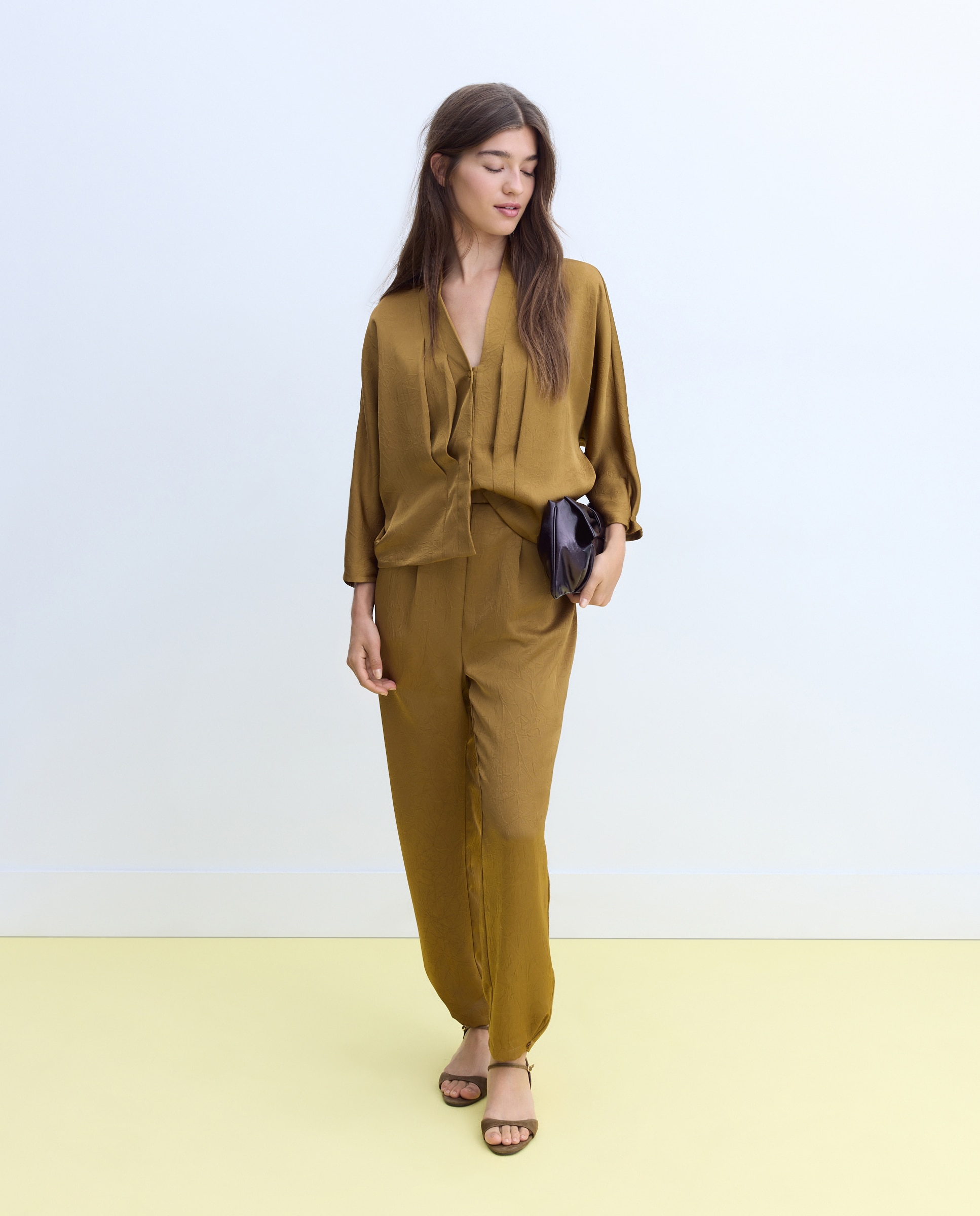 Camisa de mujer con detalle de pliegues - Stella Rittwagen - 391 Oro viejo 391 Oro viejo-2