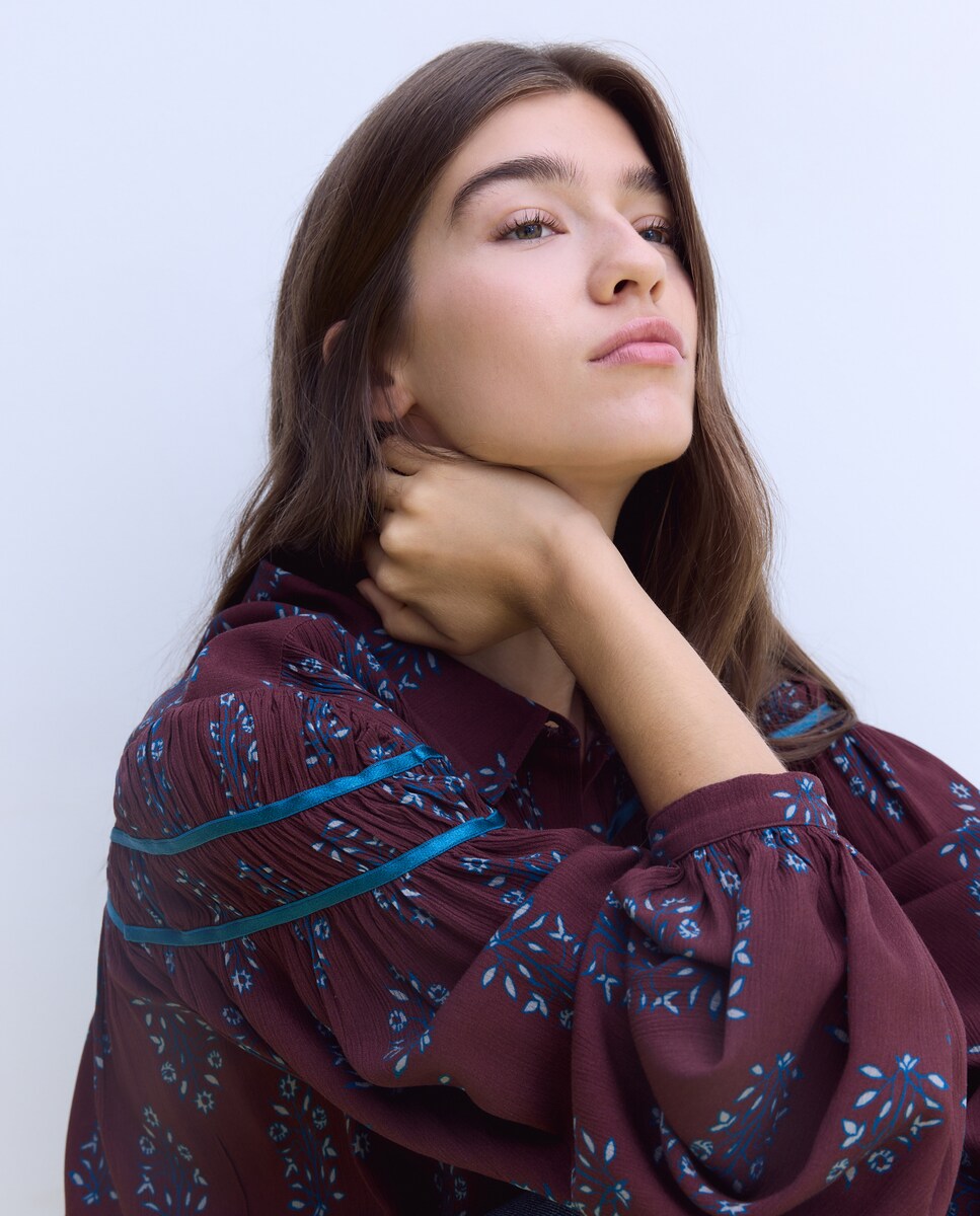 Imagen 1 de Camisa estampada de mujer Marrón