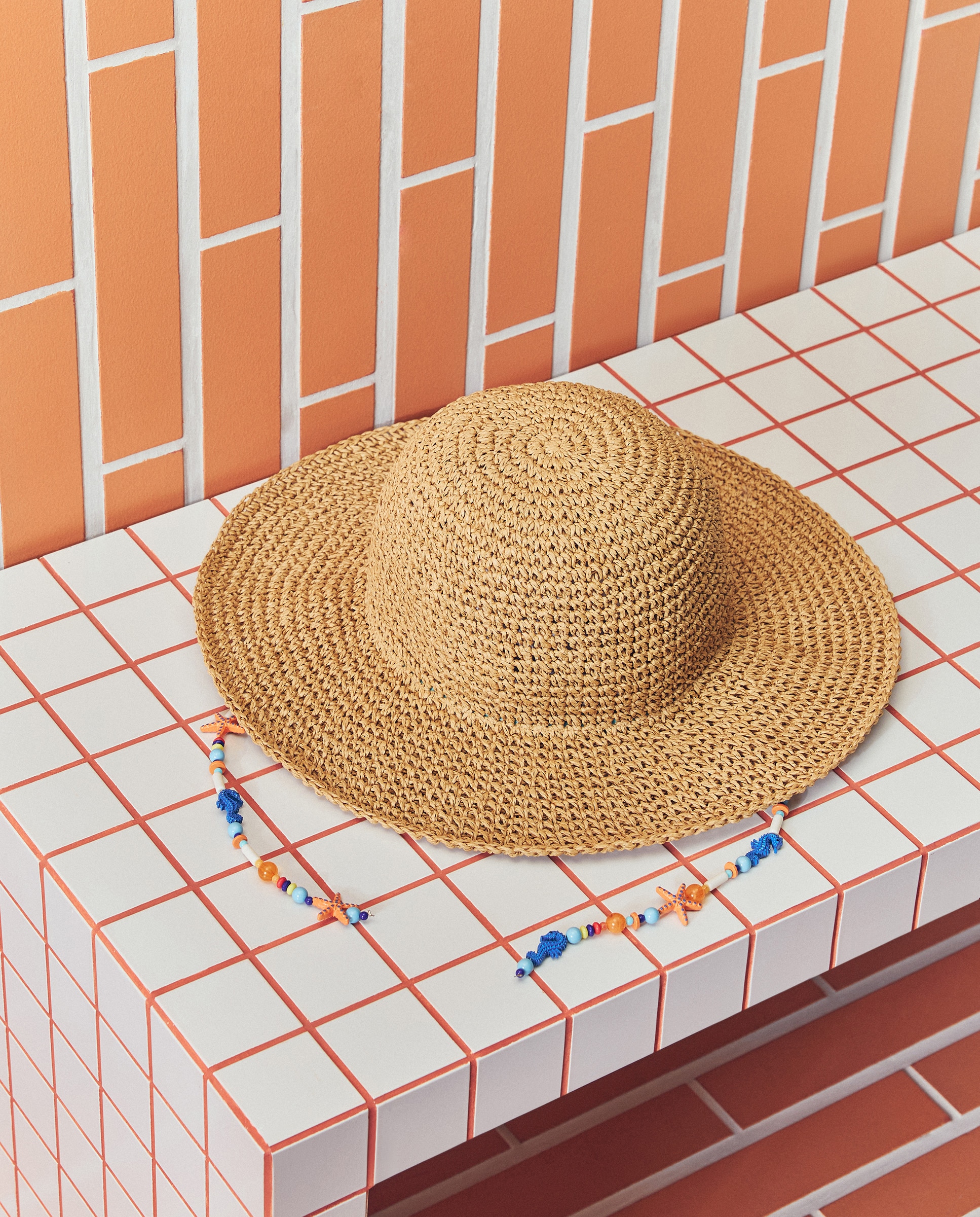 Imagem 0 de Chapéu com Detalhe de Pedras