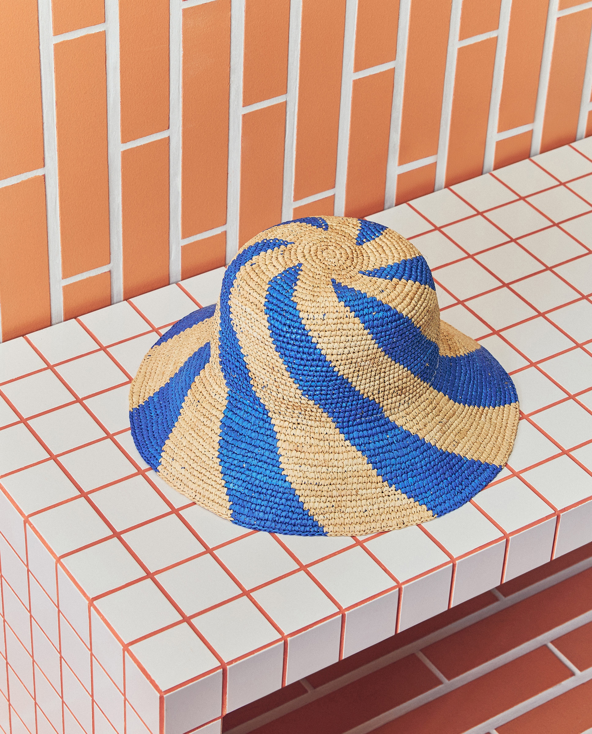 Imagem 0 de Chapéu Tipo Bucket com Cores Combinadas