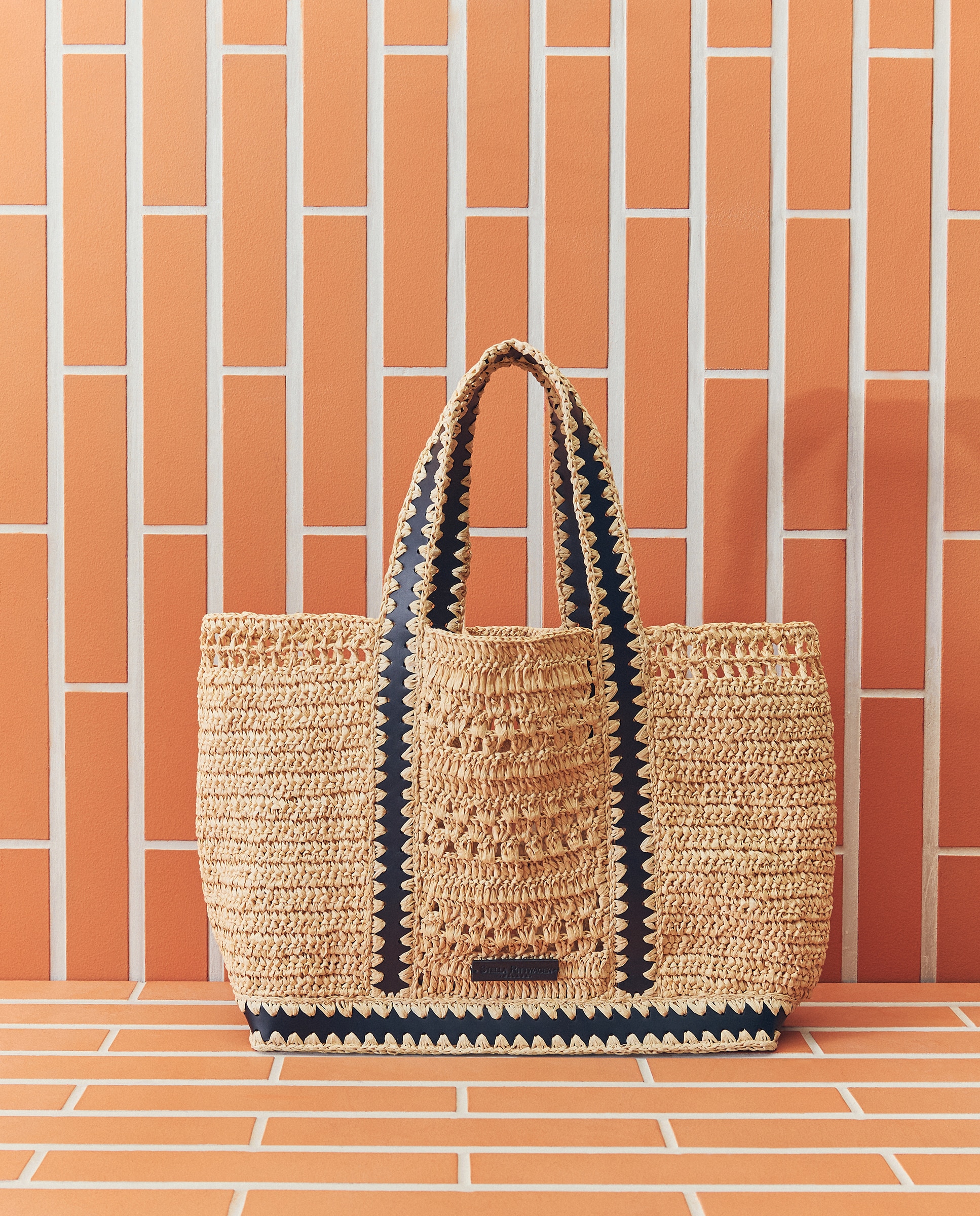 Imagem 0 de Mala Shopper com Detalhe em Contraste