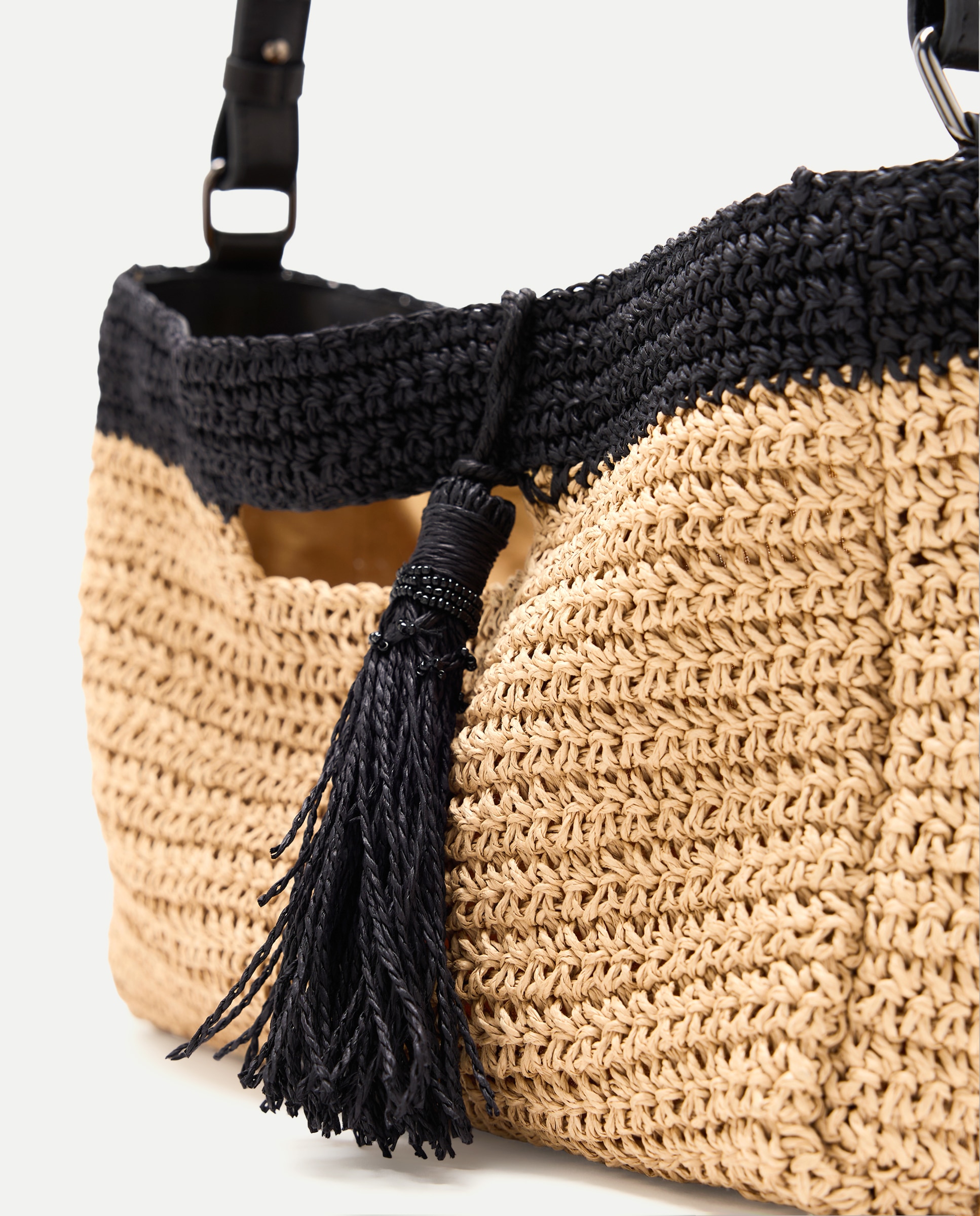 Mala Pouch com Detalhe em Contraste 120 Cru-3