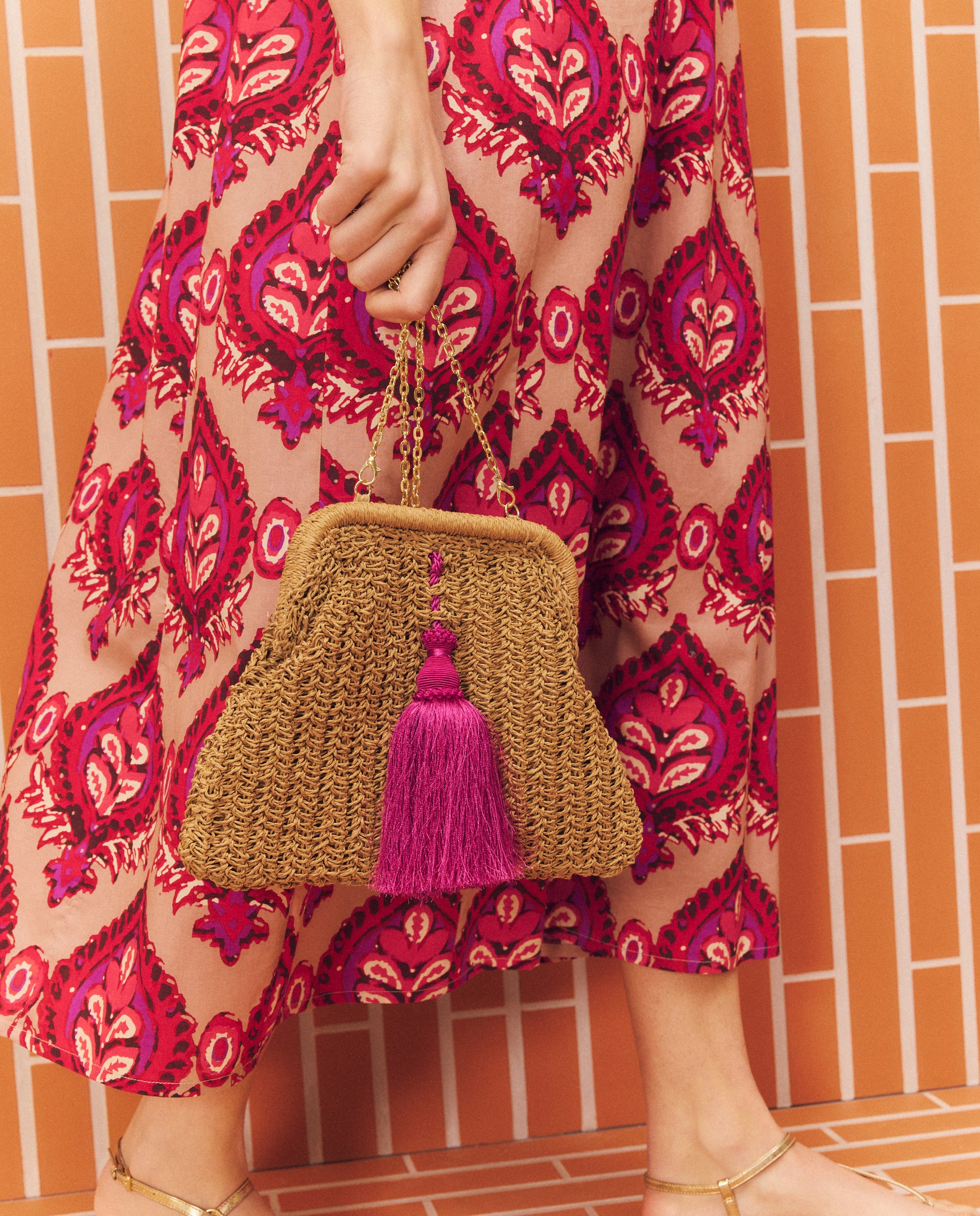 Mala Tipo Pouch com Pompom 240 Fúcsia-3