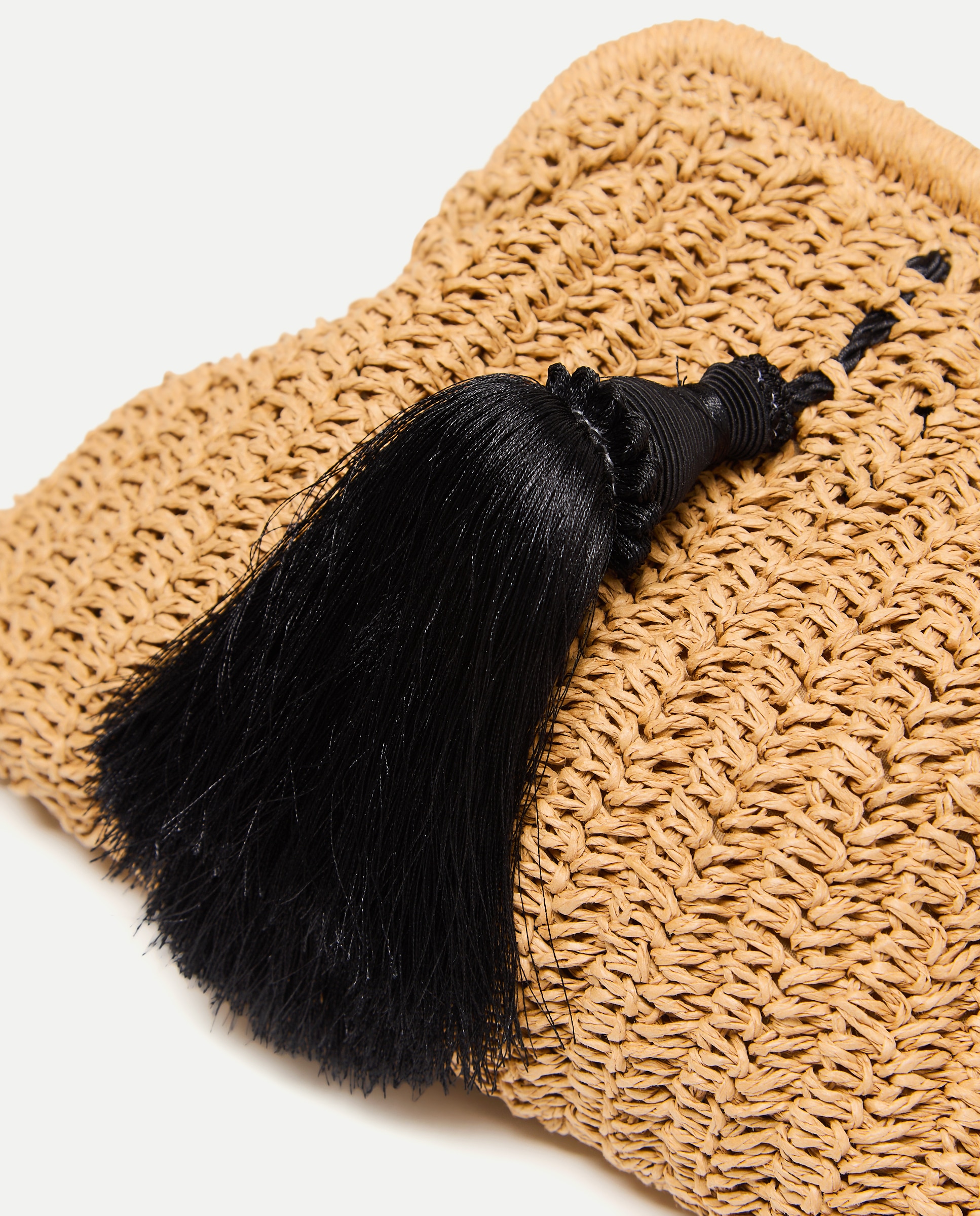 Mala Tipo Pouch com Pompom Preto-3