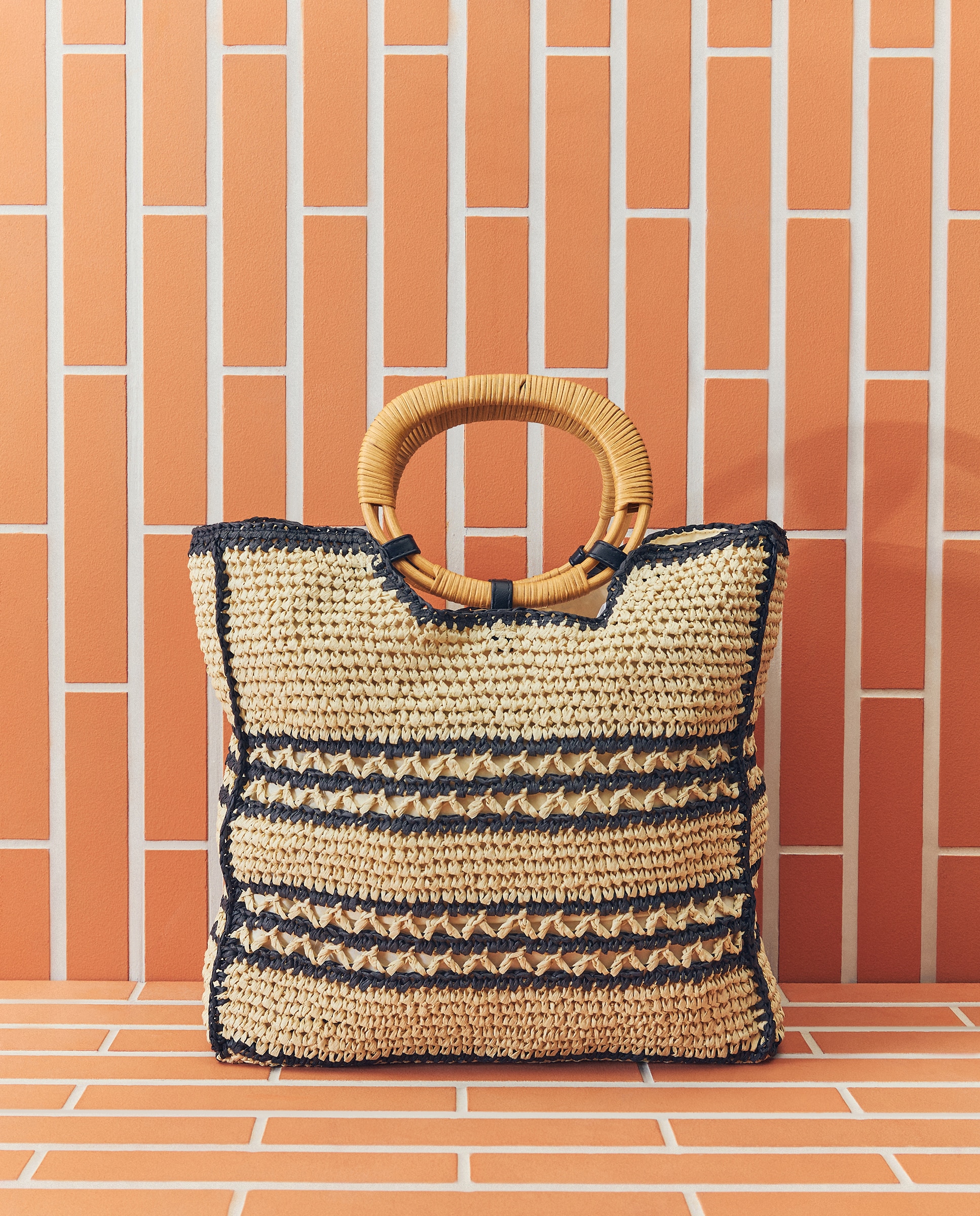 Imagem 0 de Saco de Praia Tipo Mala Shopper com Alça de Bambu