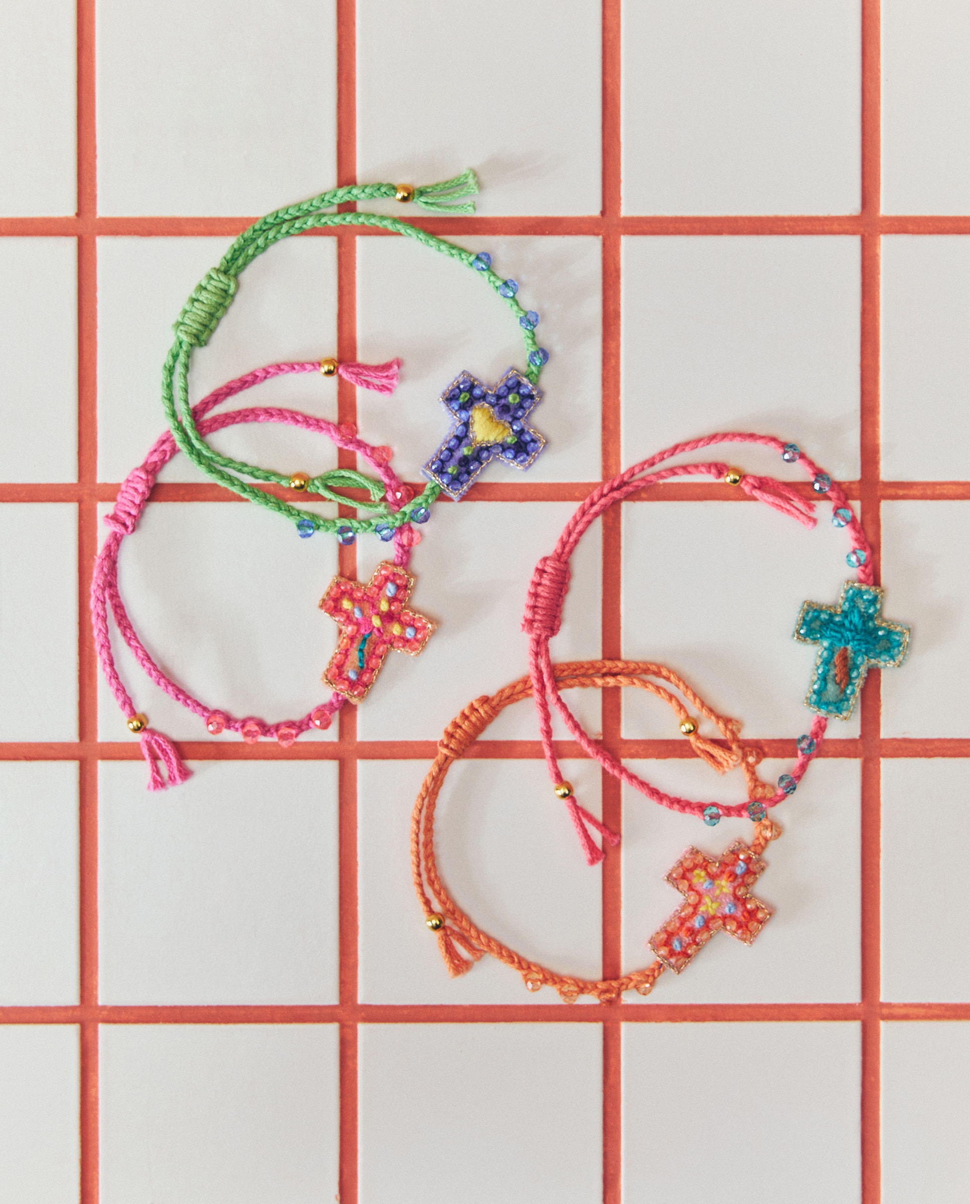 Imagem 0 de Pack de Duas Pulseiras com Cruz