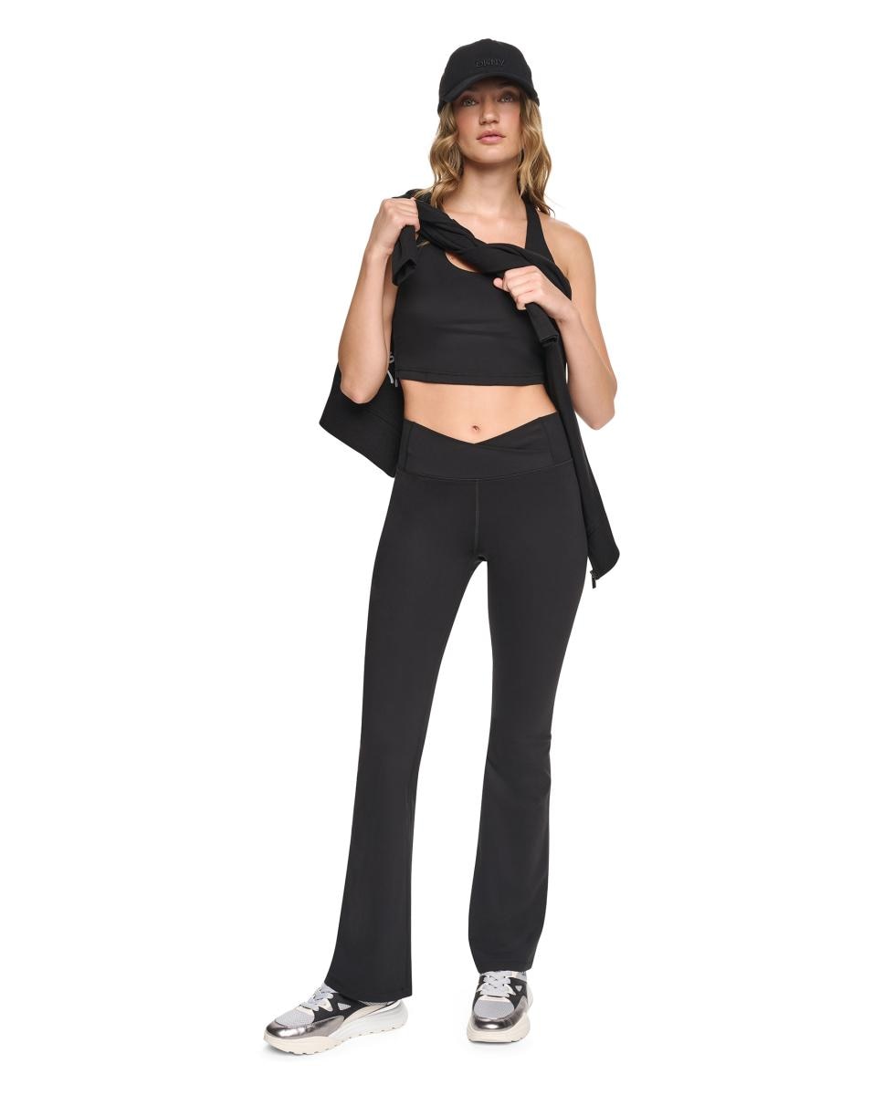 Imagen 0 de Pantalón deportivo de mujer tipo malla de corte acampanado y tiro alto Negro