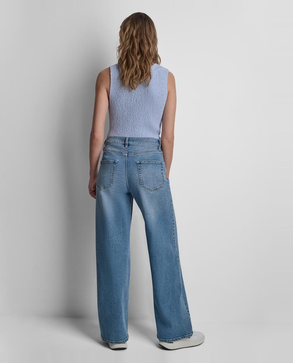 Jeans Straight com Fecho de Botão, Fecho de Correr e Detalhe de Tachas Azul-2