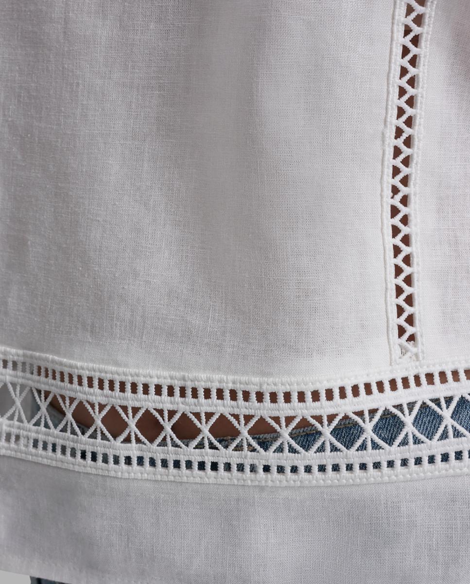 Blusa de manga curta com detalhe de aberturas Branco-4