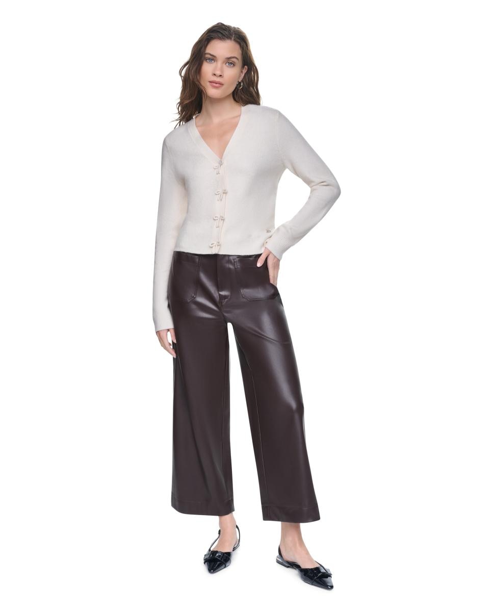 Cardigan com Decote em Bico e Fecho de Botões com Detalhe de Laços Bege-5