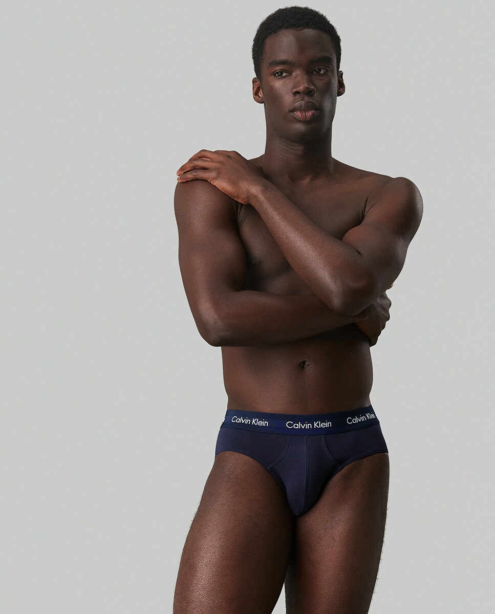 Pack de tres slips de hombre Calvin Klein varios colores · Calvin